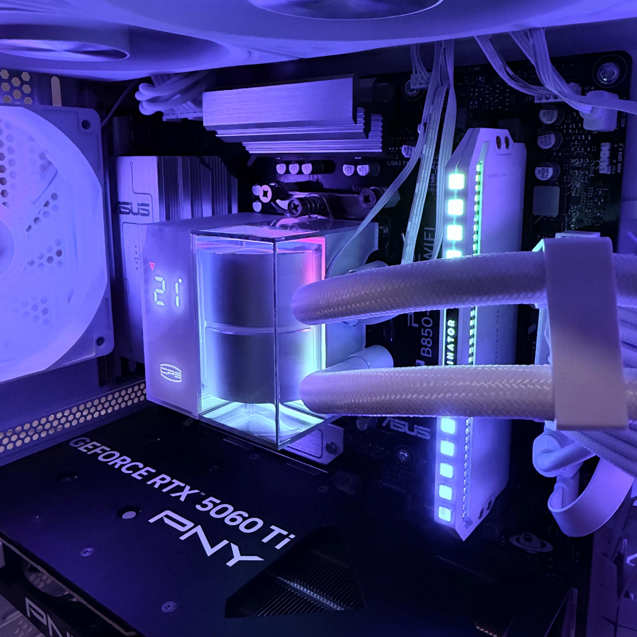 ❄️"Artic Halo"❄️| 1080/1440p Gaming | 5060 Ți | Ryzen 7 8700F | 32GB Ram | 1tb WD Blue SSD | WiFi