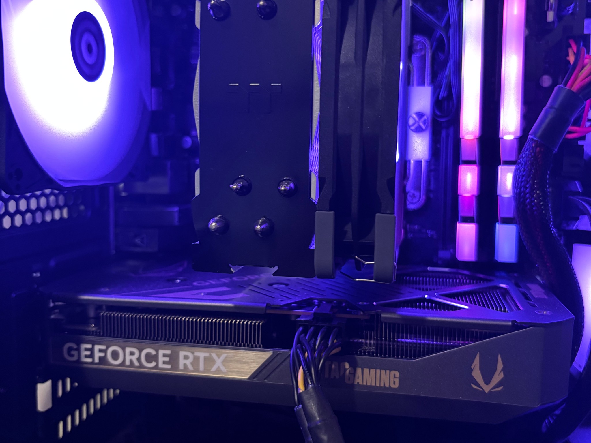 GeForce RTX 5060 Custom Gaming PC - Core i5-12600K, 16GB RAM, 1TB NVMe SSD