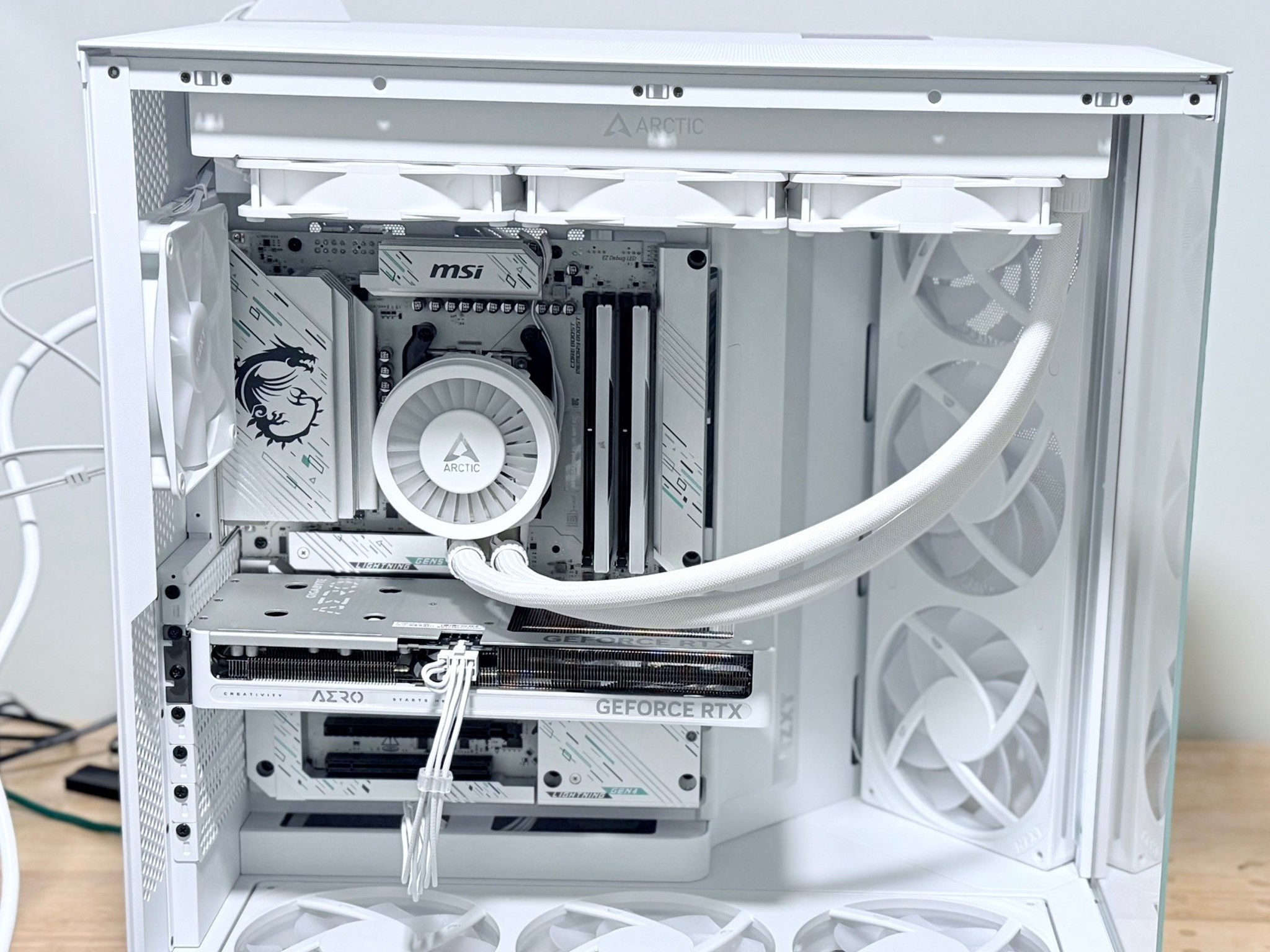 Avalanche RTX 5060 TI  Aero 16GB