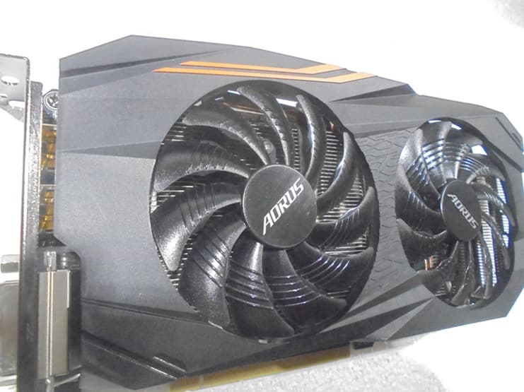 Gigabyte AORUS Radeon RX570 4G/Very Clean Like New Open Box Condition