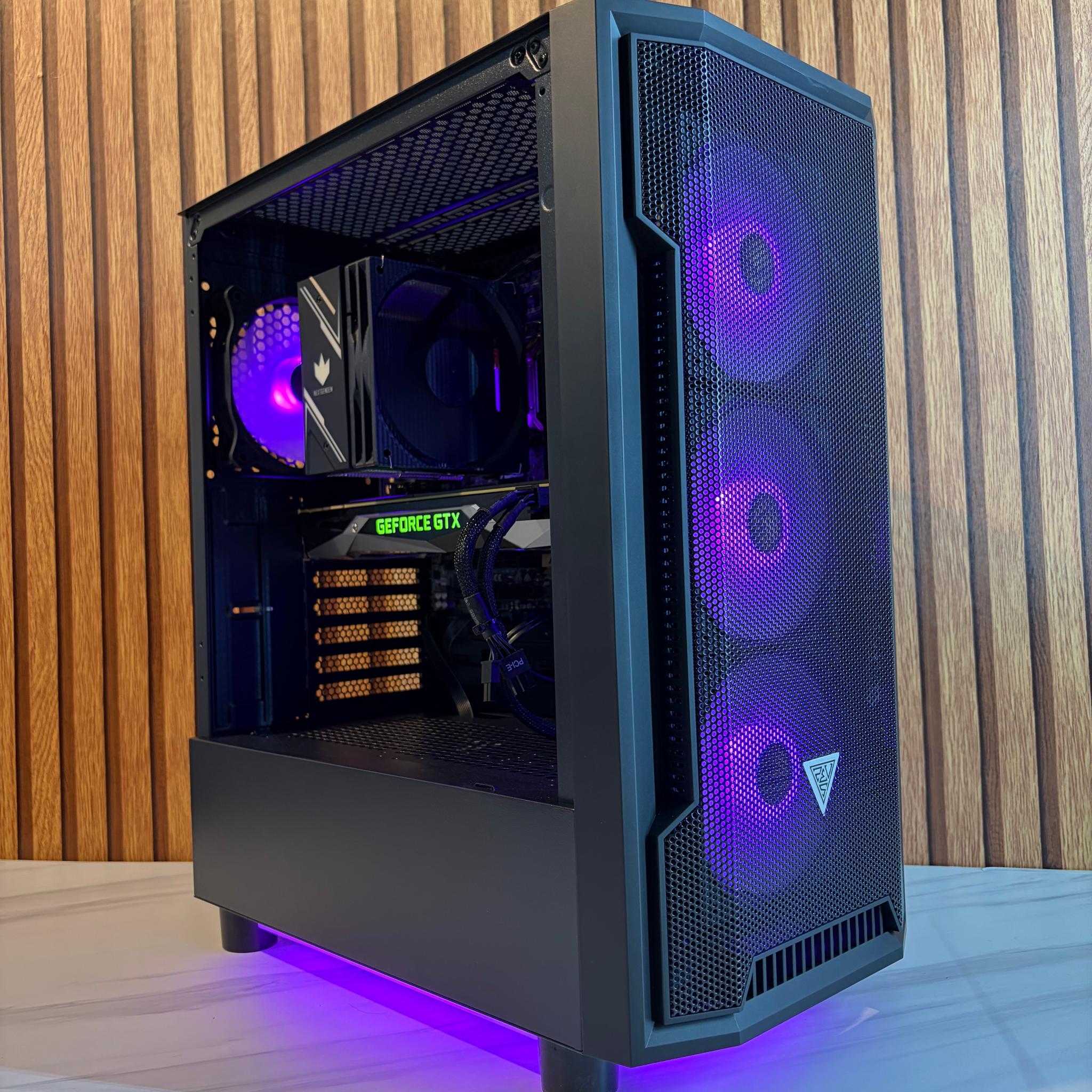 GTX 1080 | I5 7400 | 16GB DDR4 | 500GB SSD