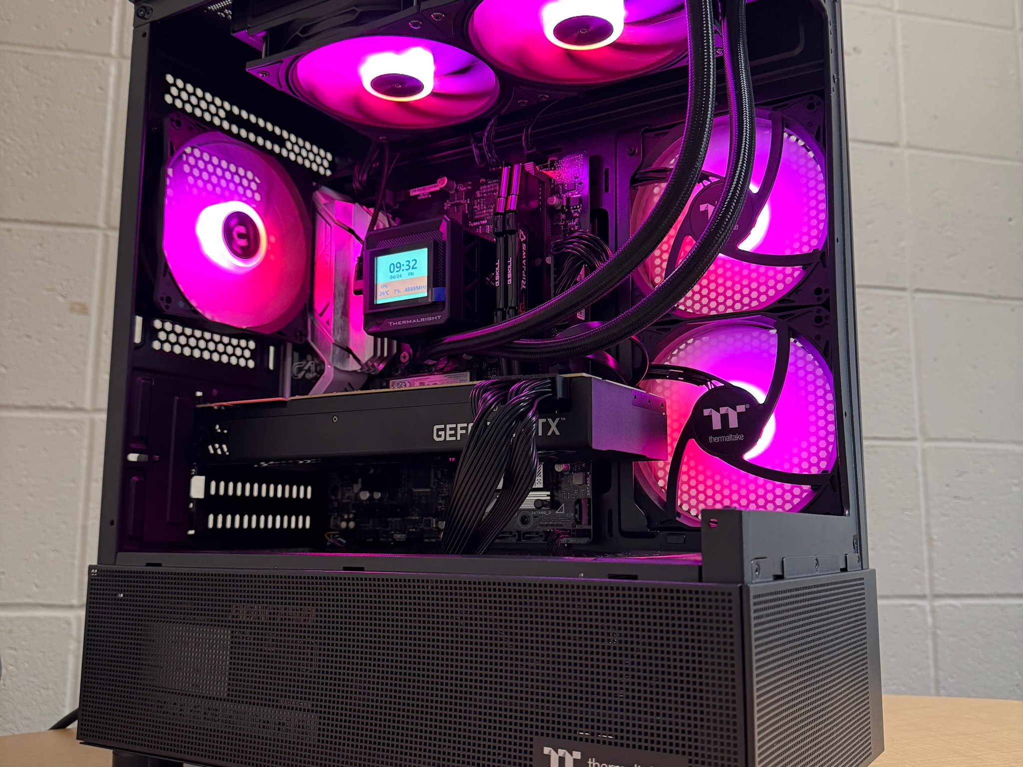 Elite Gaming & Creator Rig | i9-12900K | RTX 2080 Ti | LCD Screen | 32GB | 2TB NVMe