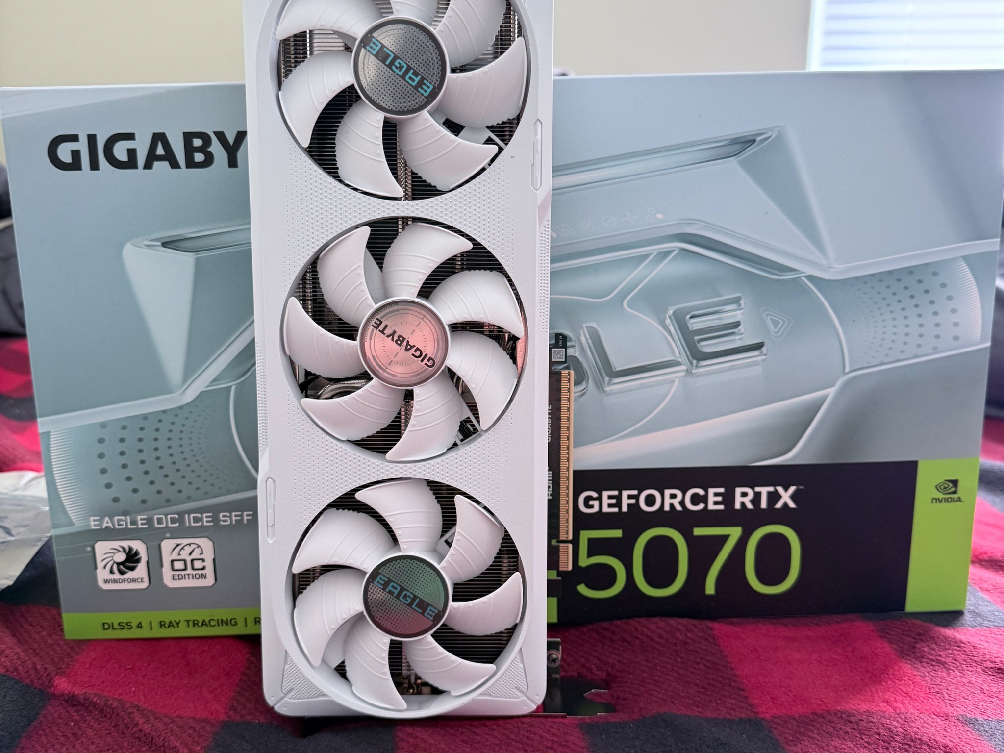 RTX 5070 Gigabyte Eagle Ice SFF OC 12 GB GDDR7