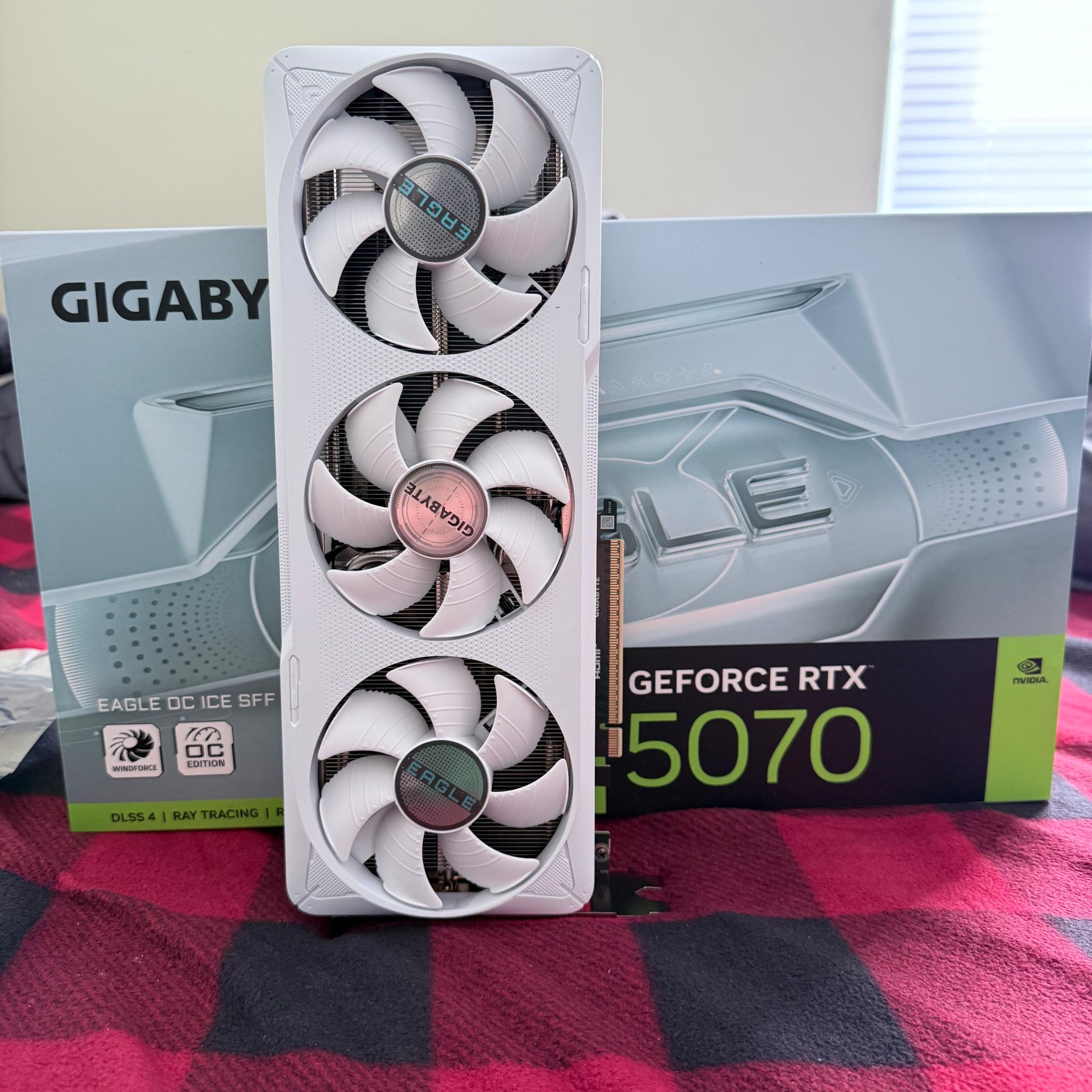 RTX 5070 Gigabyte Eagle Ice SFF OC 12 GB GDDR7