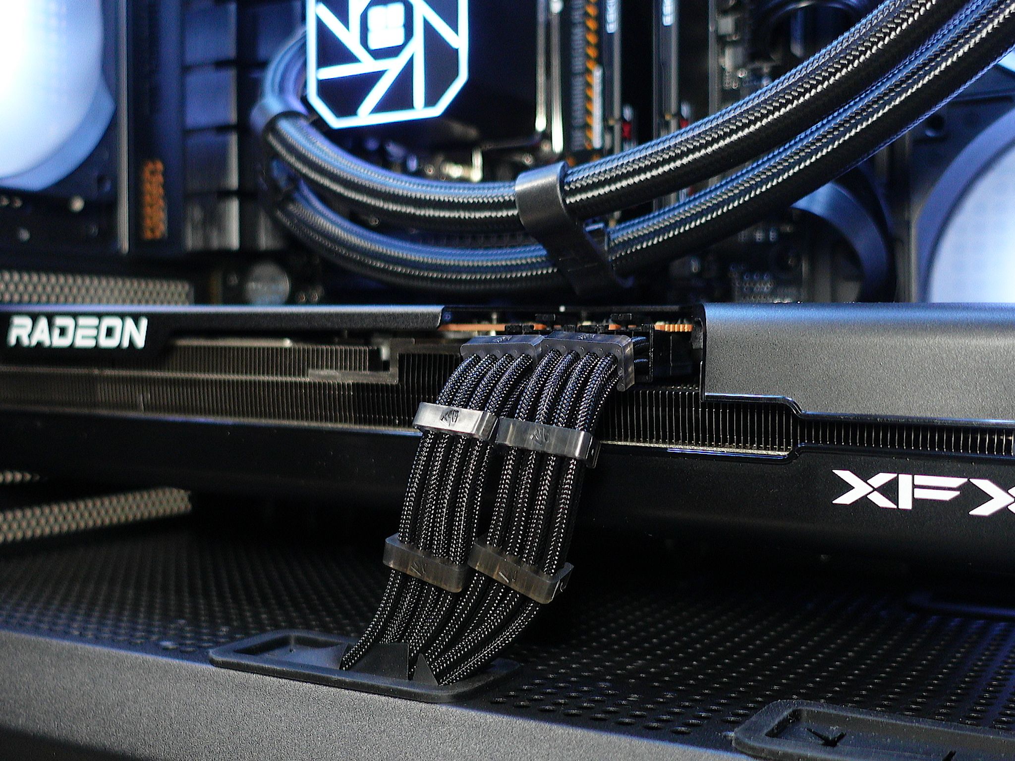 🔥🟡RX 7700 XT Gaming PC | Ryzen 5 7600X | 32GB DDR5-6000 | AIO | 1TB M.2 SSD | RGB | WiFi 🚀