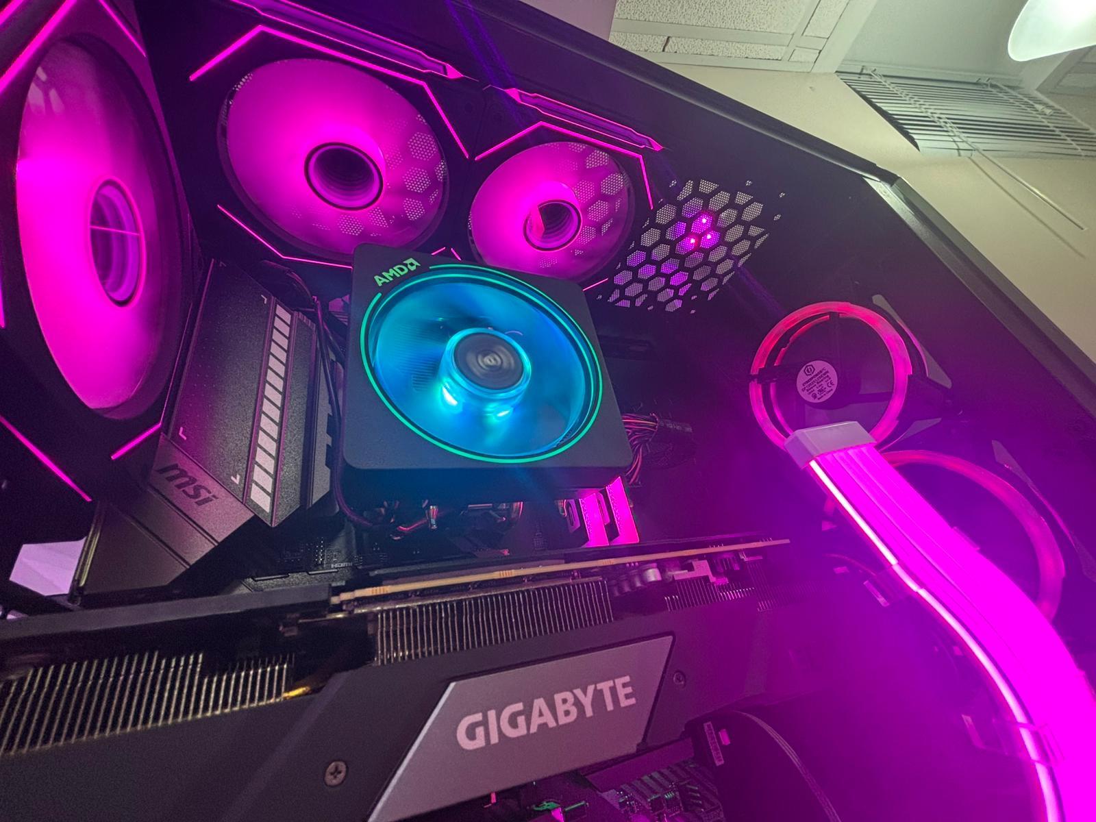 ⚪️ Clean White Gaming Rig | Ryzen 7 3700X | RTX 2070 Super | 32GB RAM | 1TB SSD
