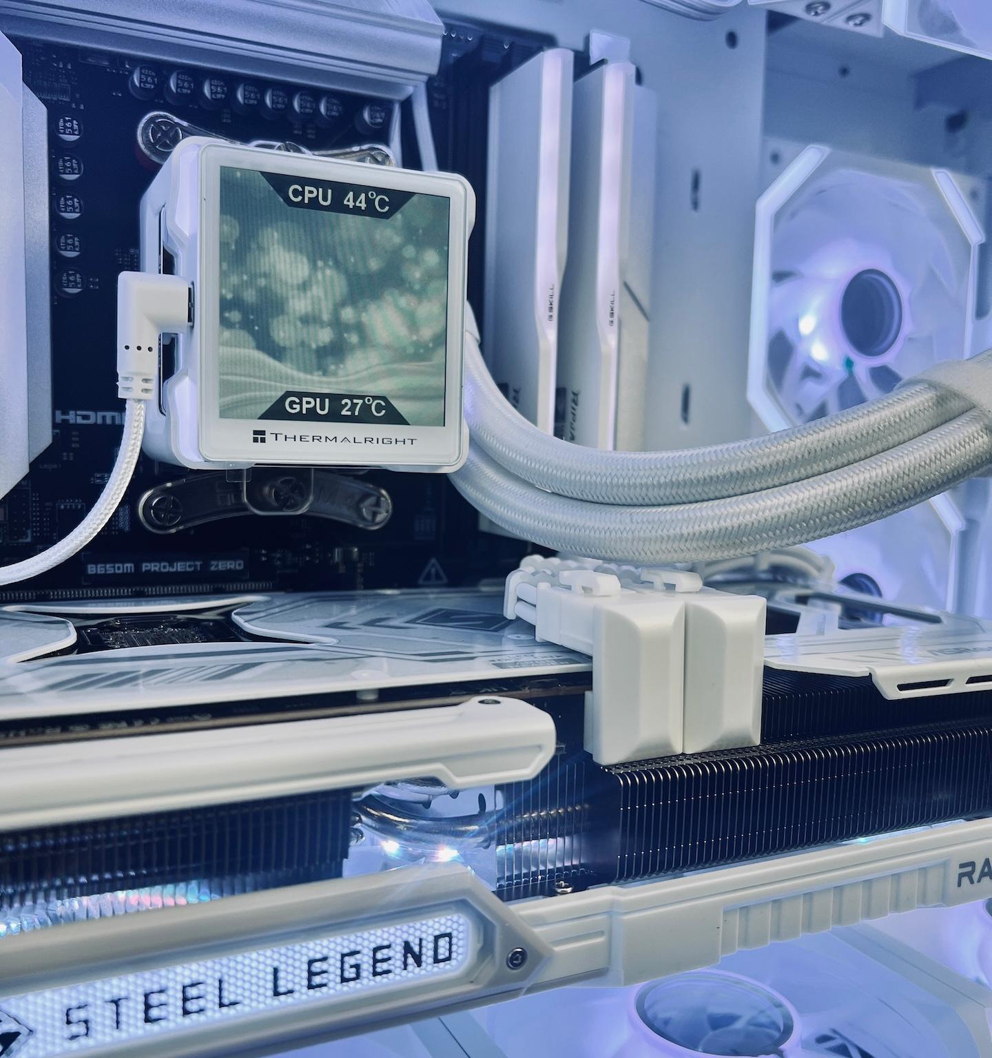 Ryzen 7 9800X3D | RX 9070 XT | 32GB DDR5 | 2 TB M.2 | WIFI 6 |  White Gamer