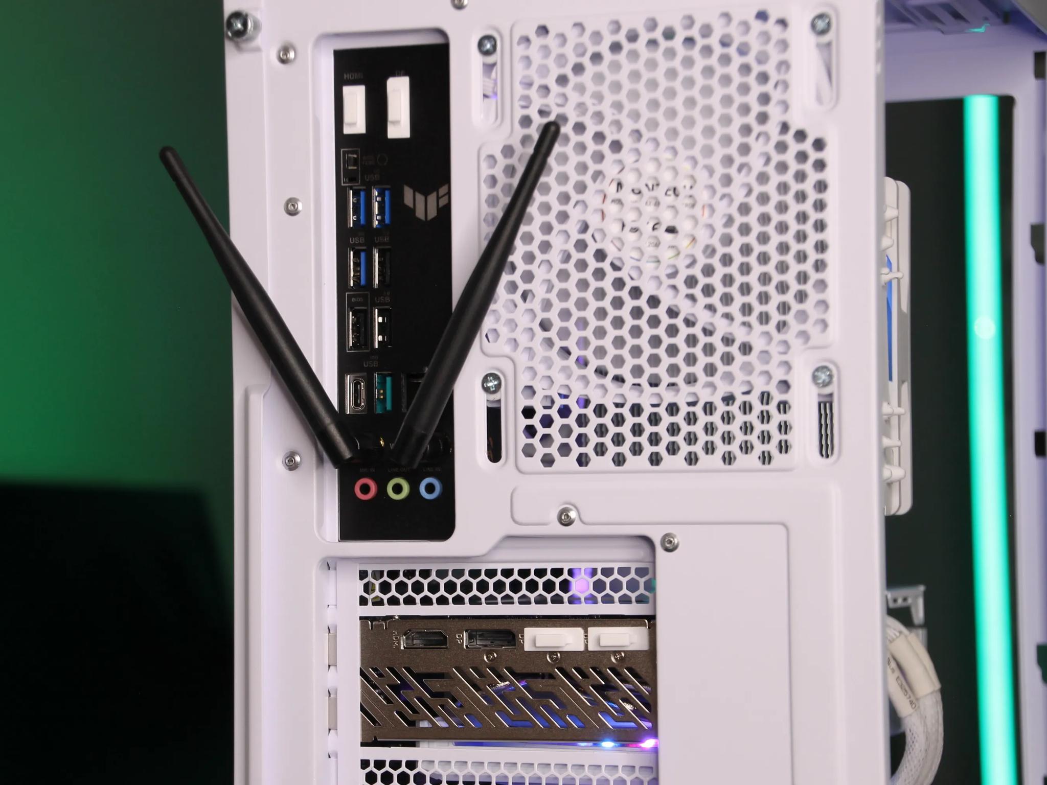 𝑪𝑹𝑬𝑺𝑻 // Ryzen 7 7700X, RX 9070 // Upper Mid-Range Gaming PC