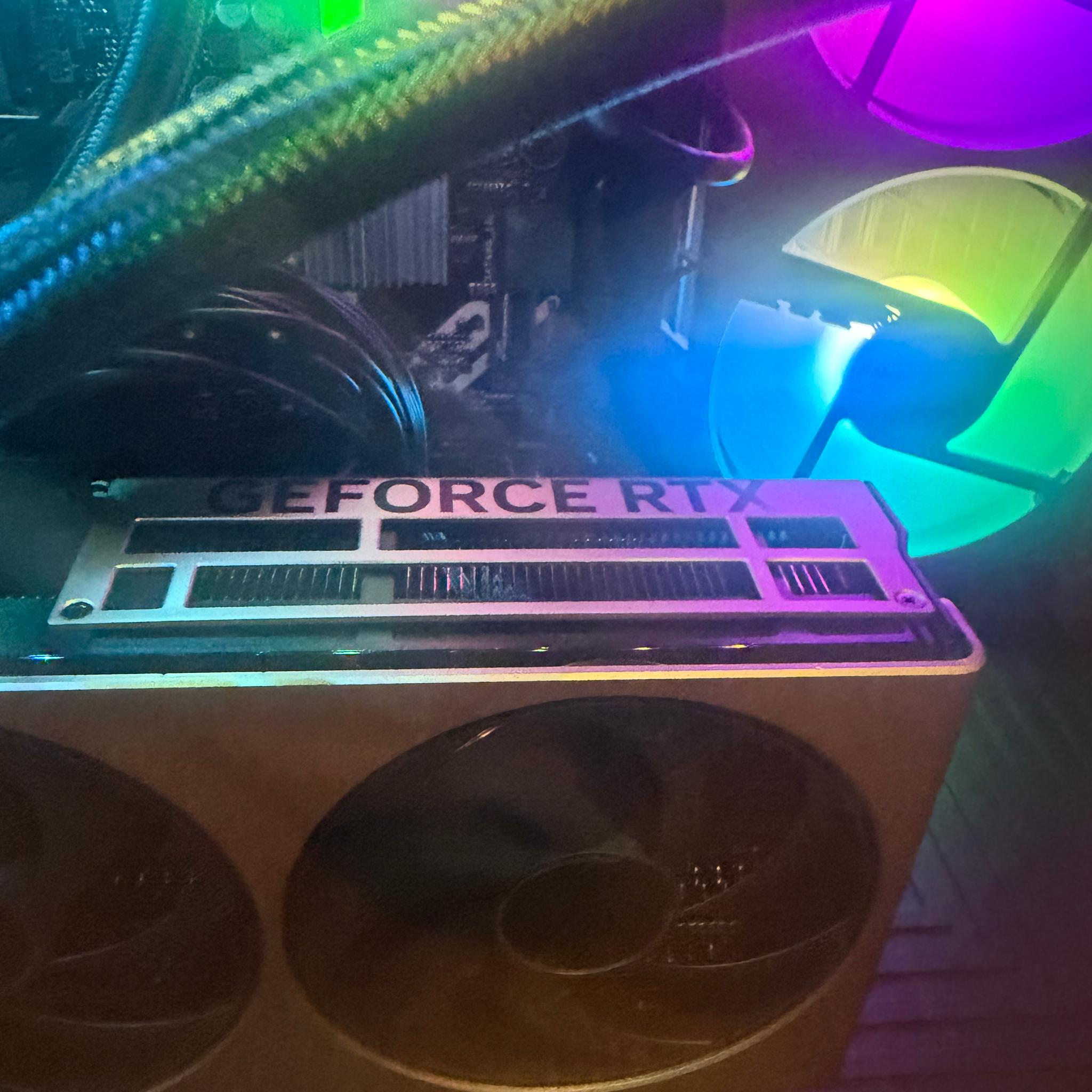 GeForce RTX 5080 IBUYPOWER PC - Ryzen 9 7900X, 32GB RAM, 2TB NVMe SSD