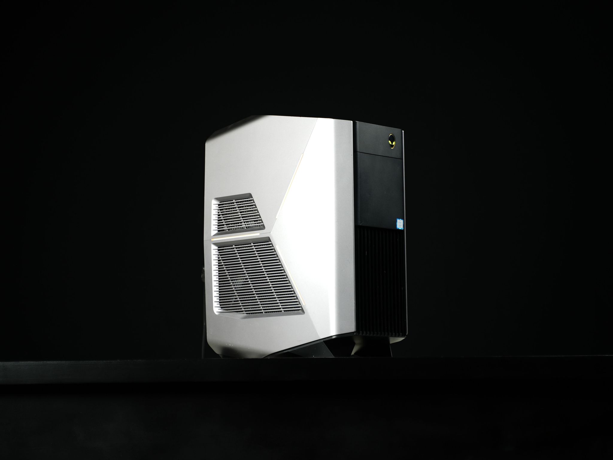 \ NA-10 / GTX 1080 Intel Core i7 8700 .5TB Windows 11 16GB Gaming PC