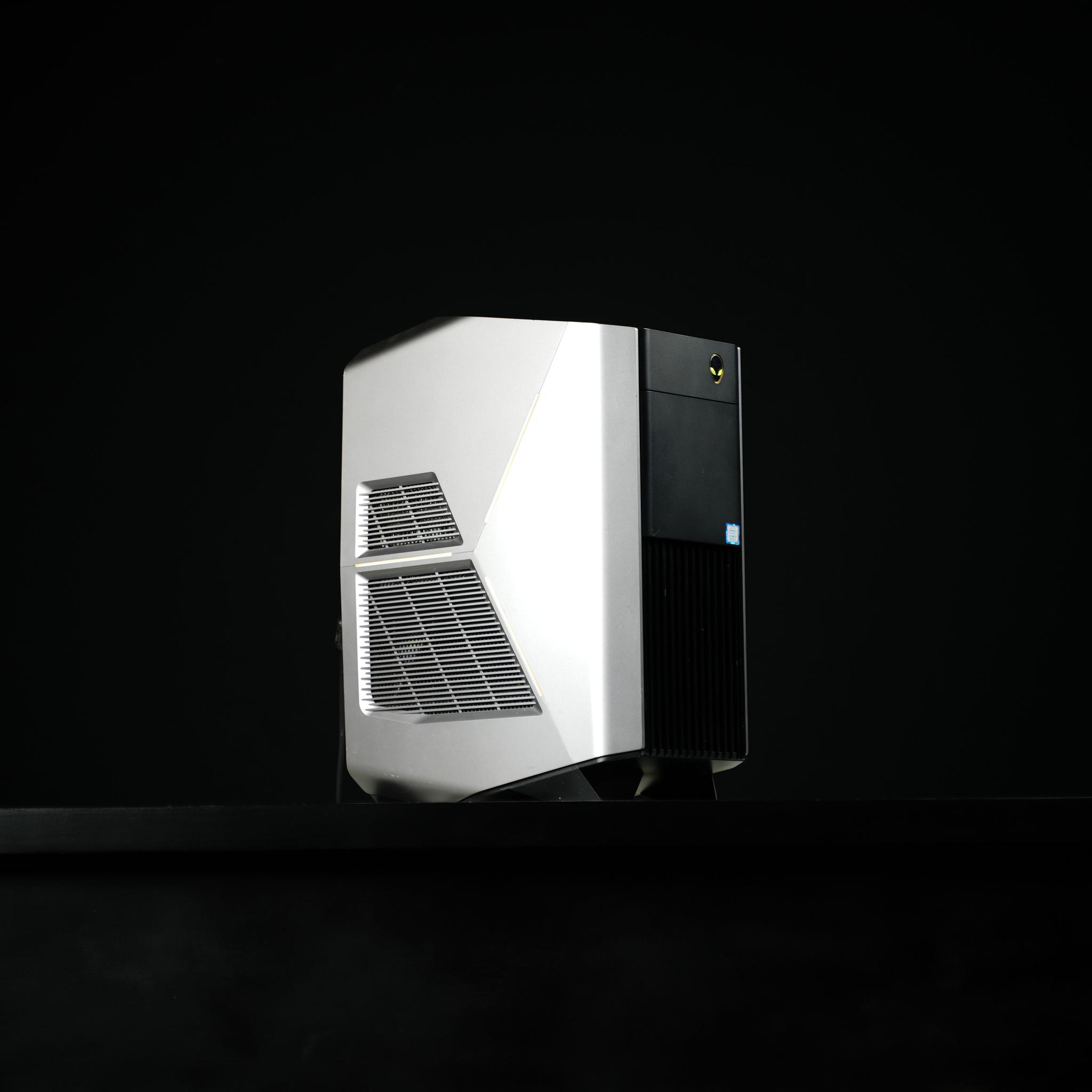 \ NA-10 / RX 580 Intel Core i7 8700 .5TB Windows 11 16GB Gaming PC