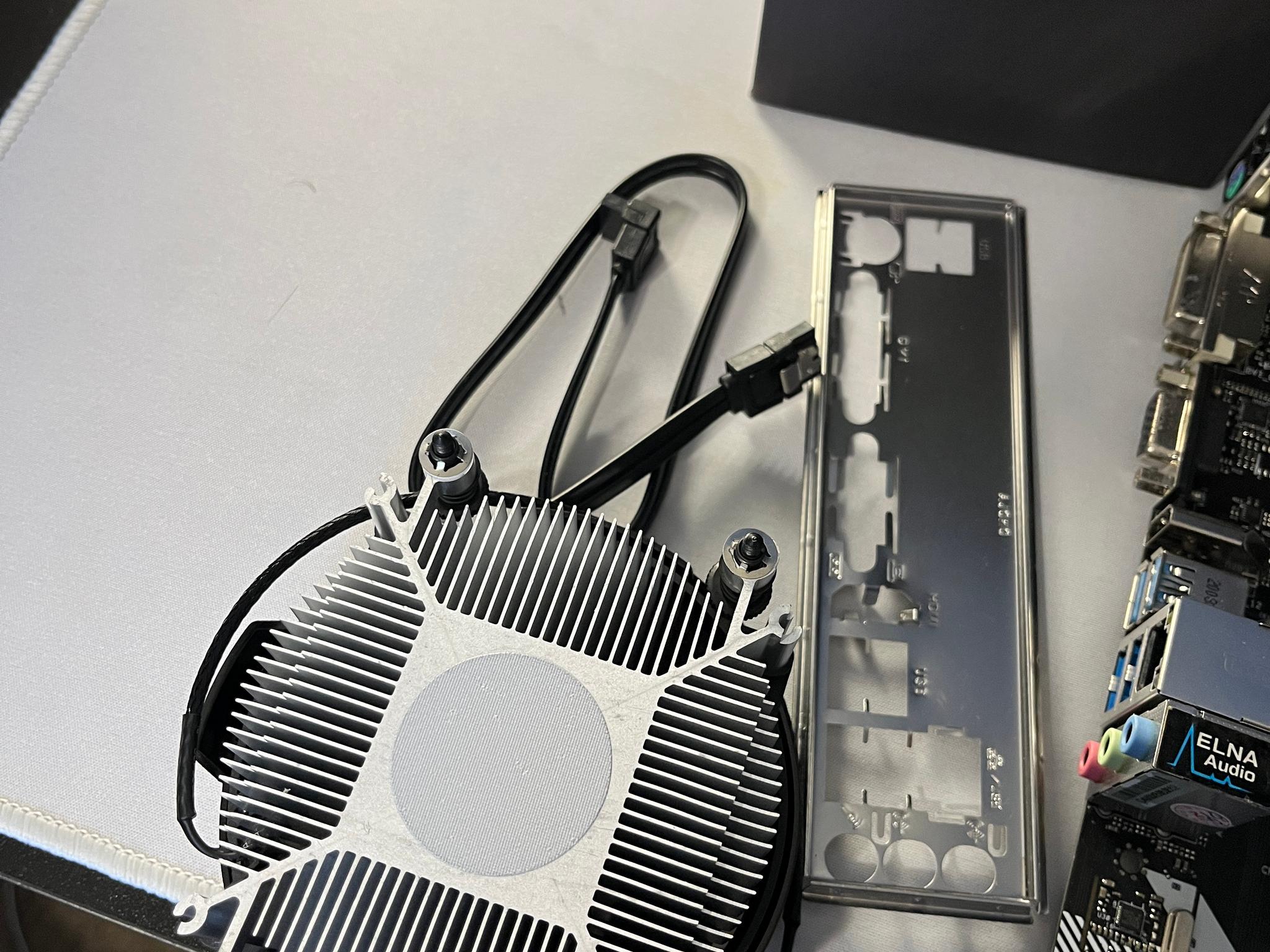 Combo! ASROCK A320M-HDV, CPU Cooler, Sata Cable