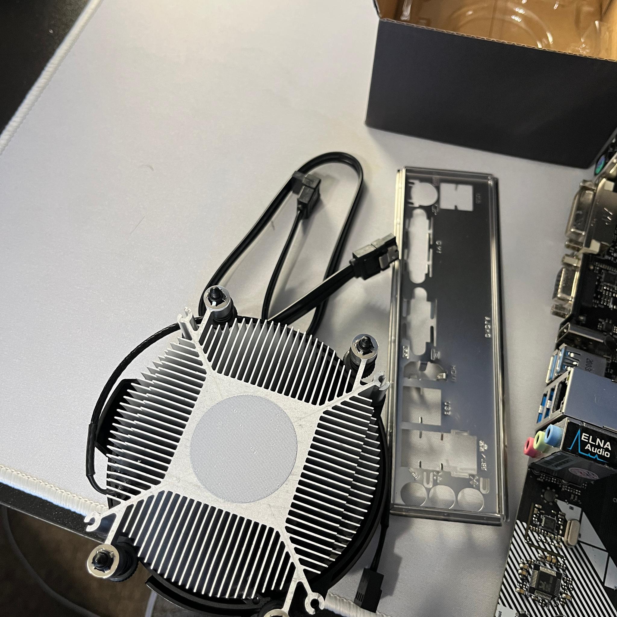 Combo! ASROCK A320M-HDV, CPU Cooler, Sata Cable
