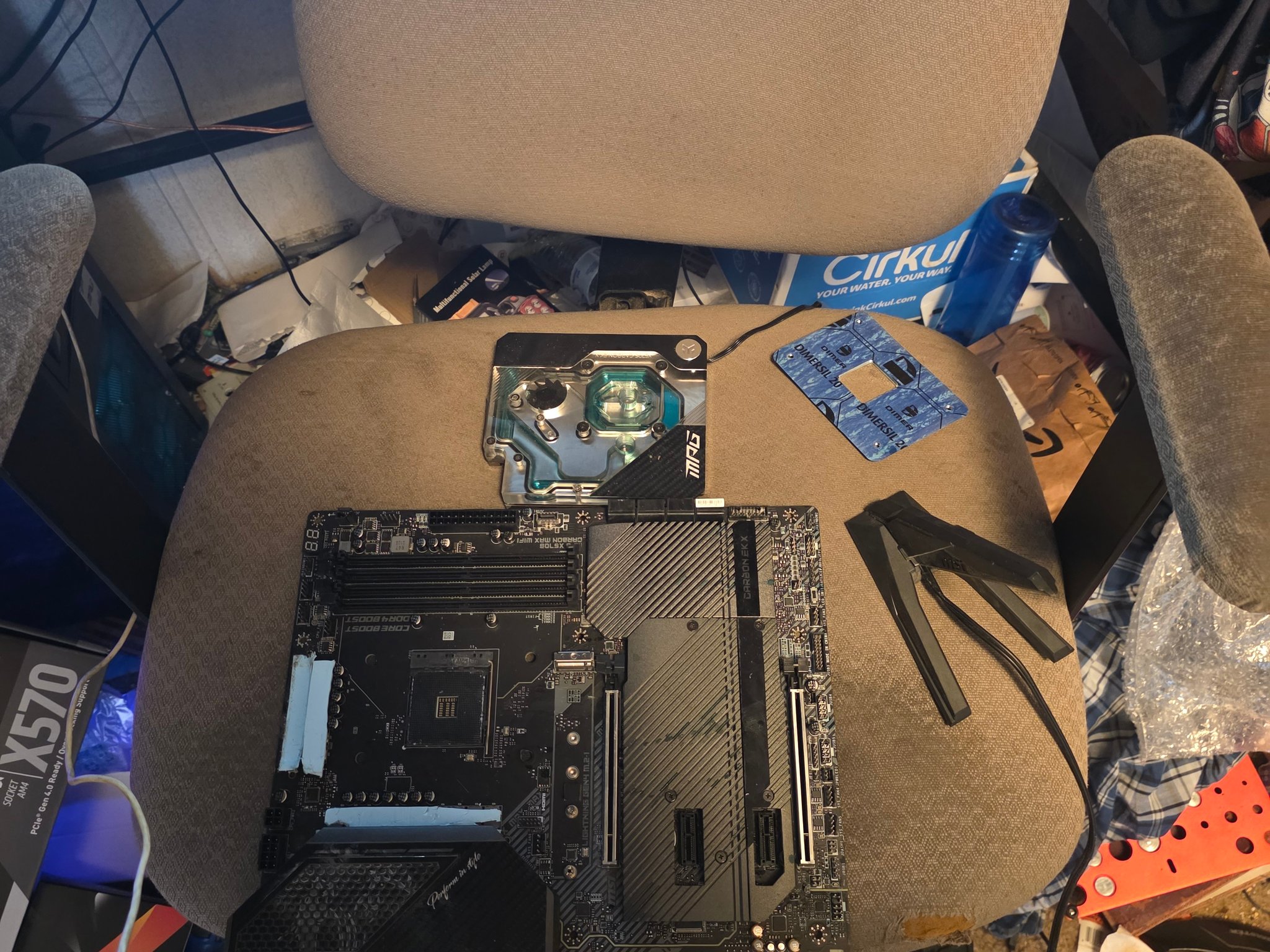 MSI MPG x570S Carbon Ek-X