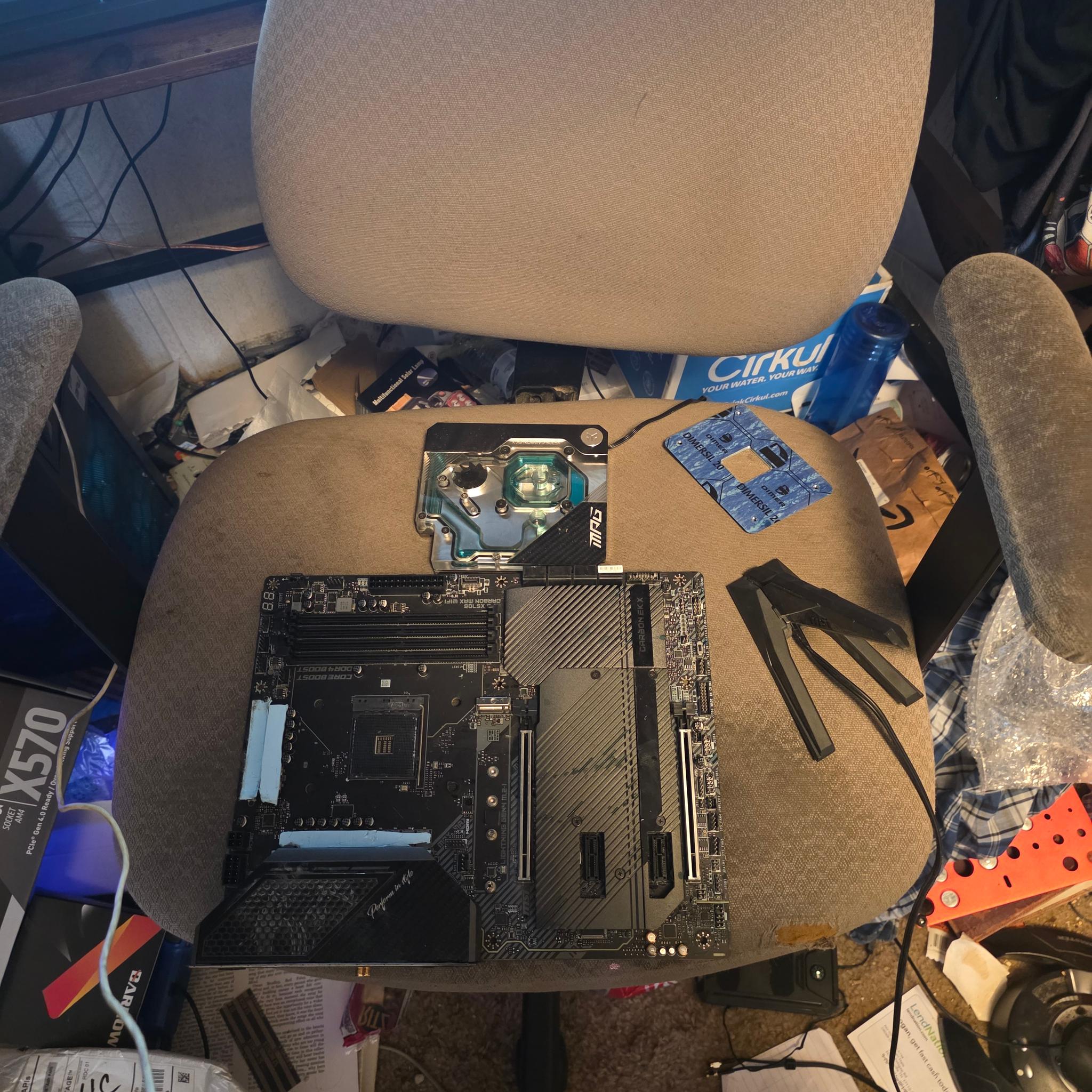 MSI MPG x570S Carbon Ek-X