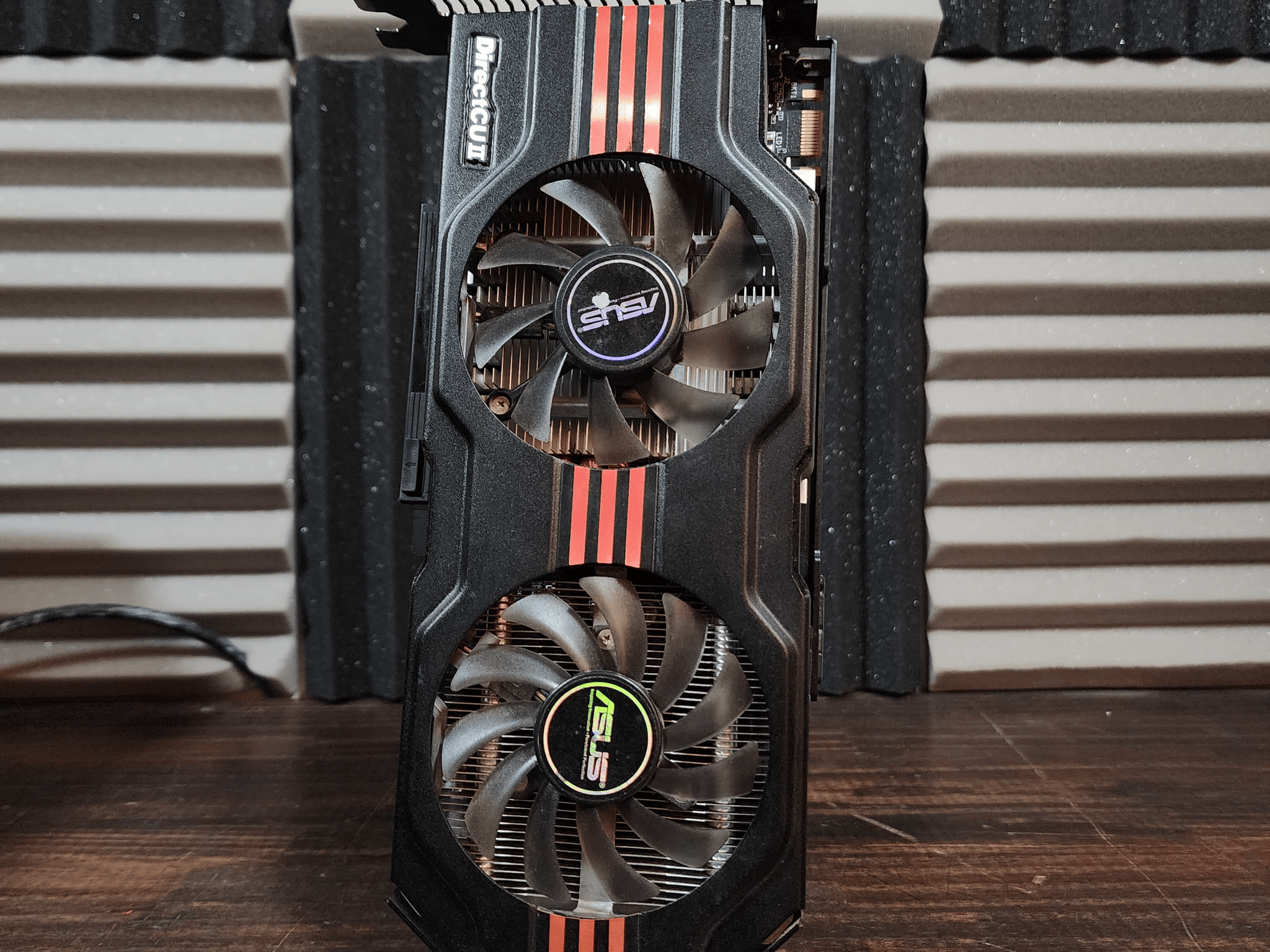 ASUS GeForce GTX 560 DCII 1GB *for parts*