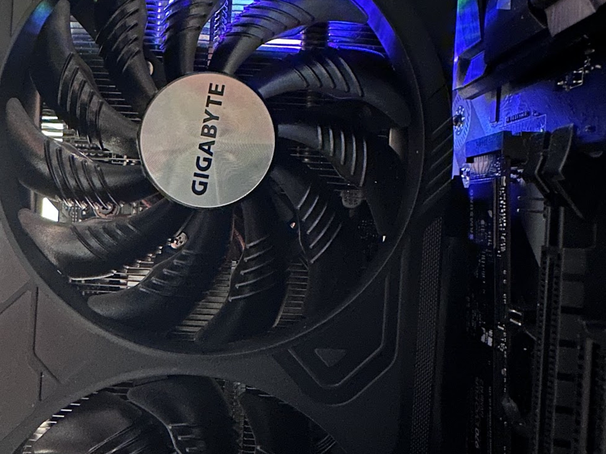 GeForce RTX™ 4060 Ti WINDFORCE OC 16G GPU