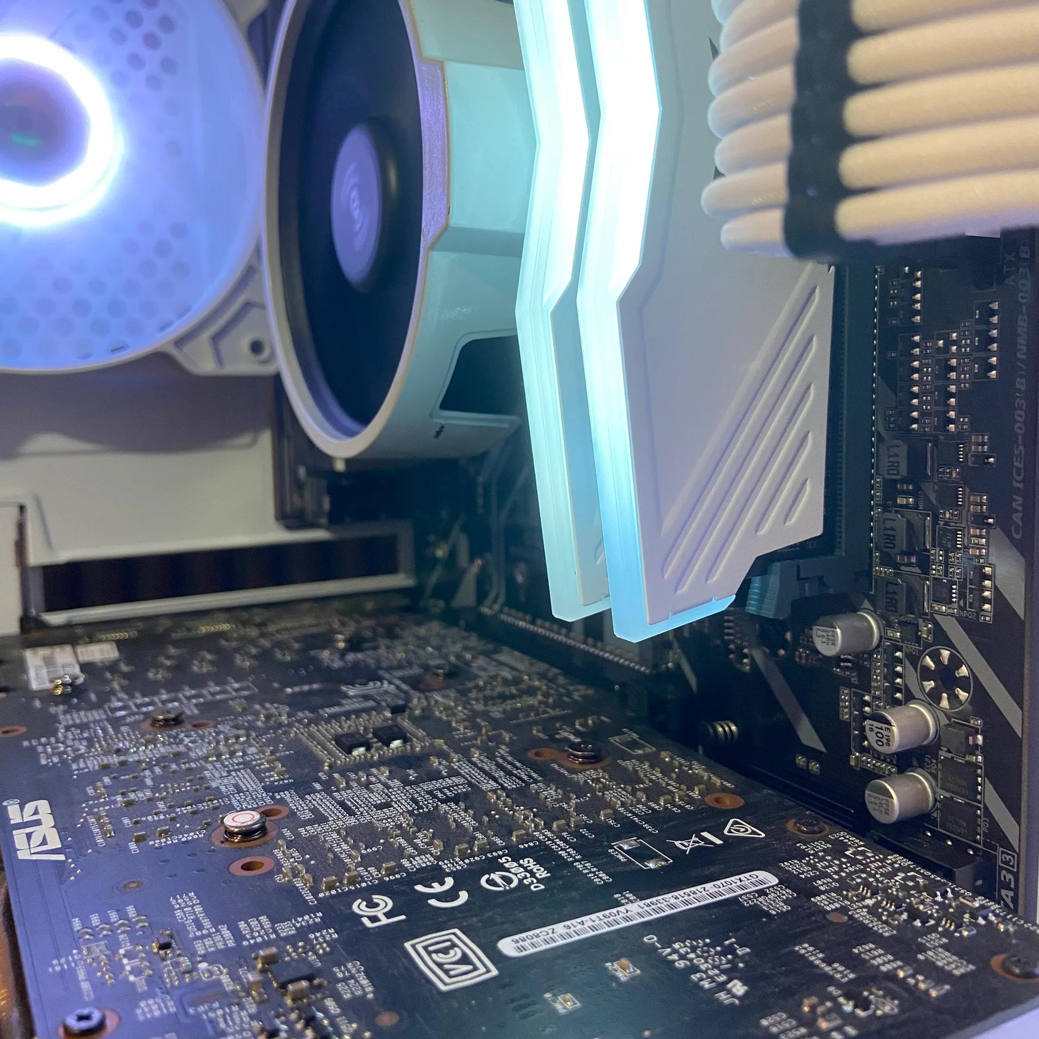 BLACK FRIDAY SALE!! [VR READY] Ryzen 5 // GTX 1070 // 16GB RGB RAM // 512 GB SSD // 650W PSU