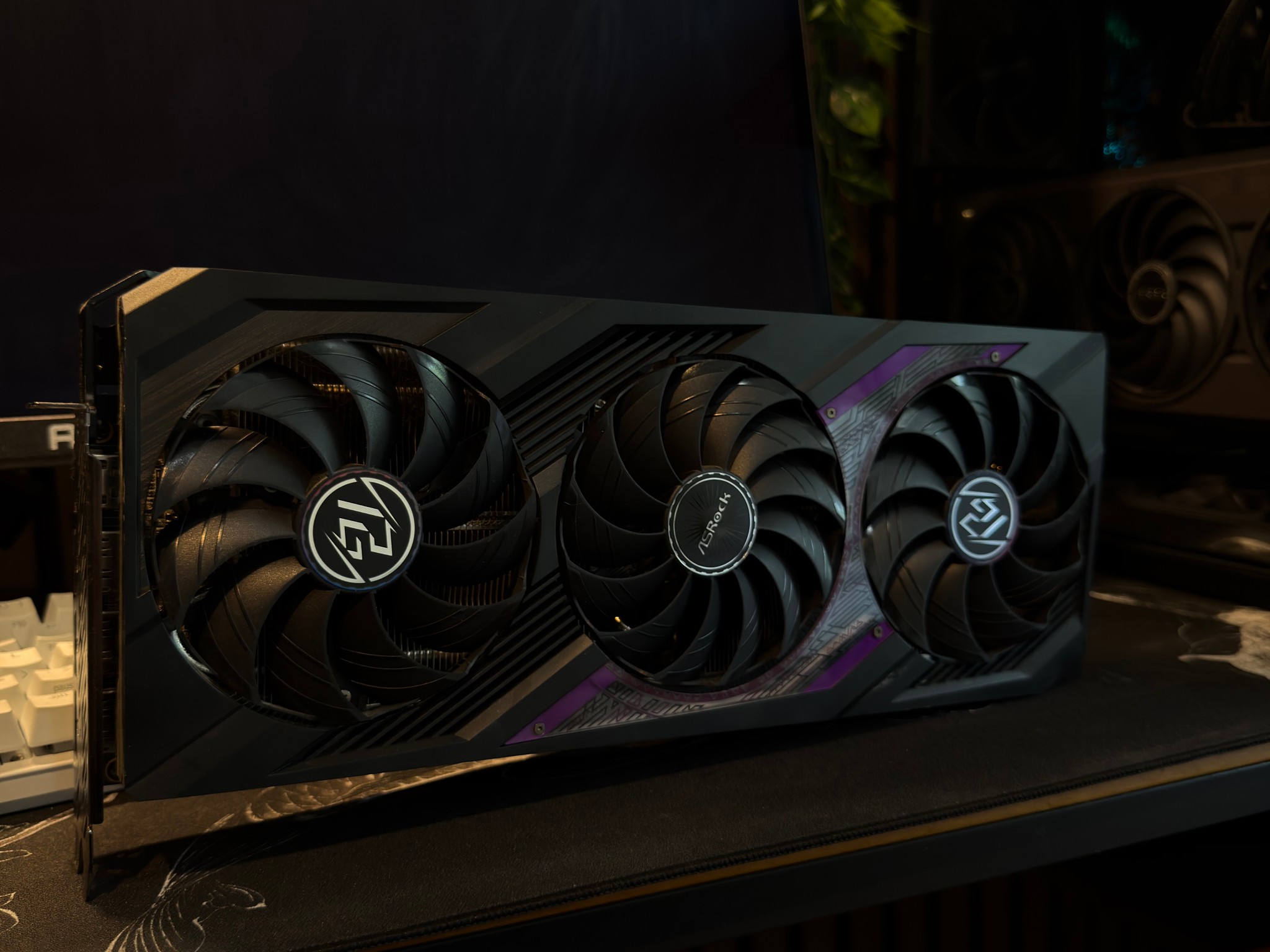ASRock Phantom Gaming OC Radeon RX 7700 XT