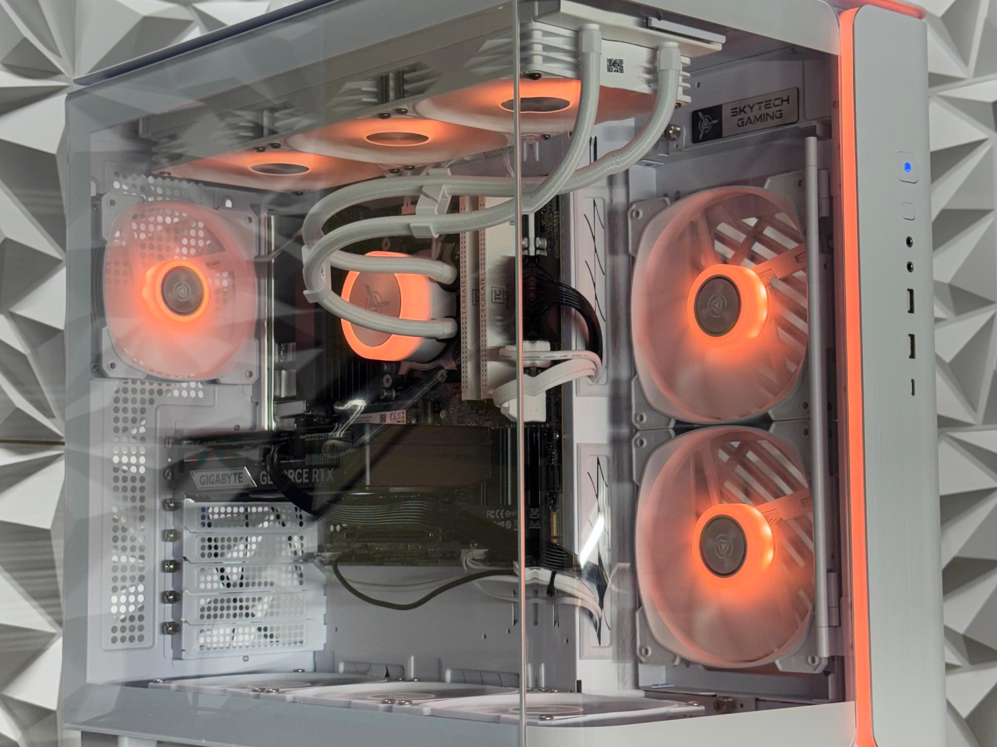 Ryzen 7 9700x / RTX 5060 ti 16GB / 16GB DDR5 Ram / 1Tb storage / Windows 11