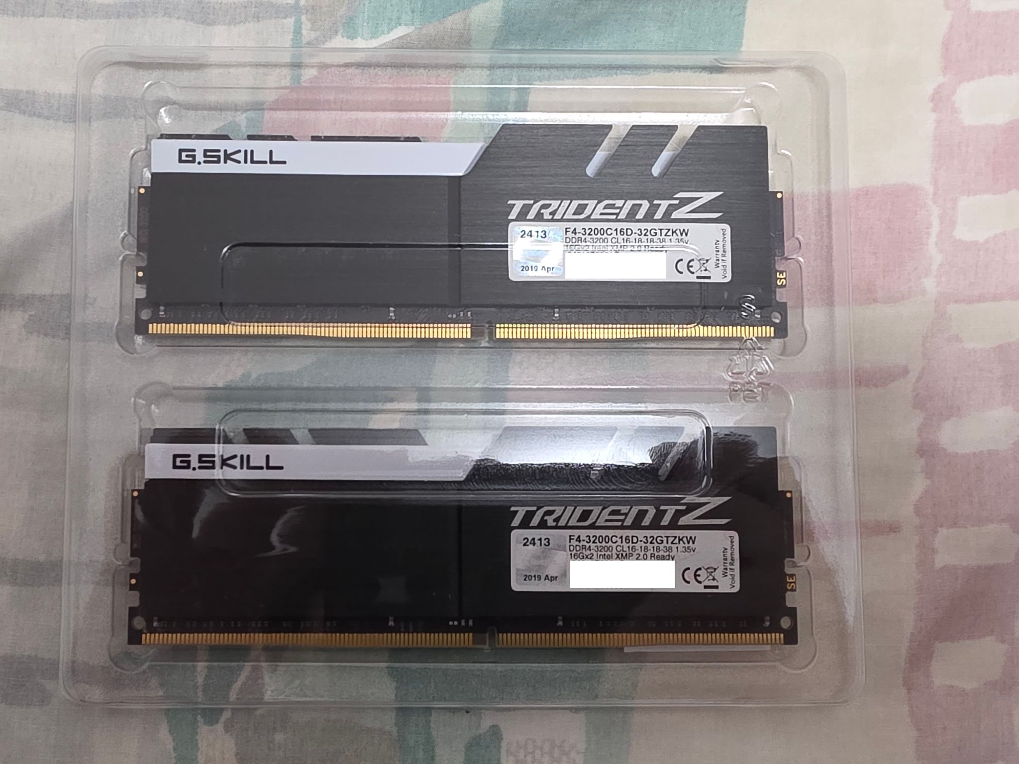 G.Skill Trident Z 32GB(16GBx2) DDR4-3200 CL16-18-18-38 1.35V F4-3200C16D-32GTZKW