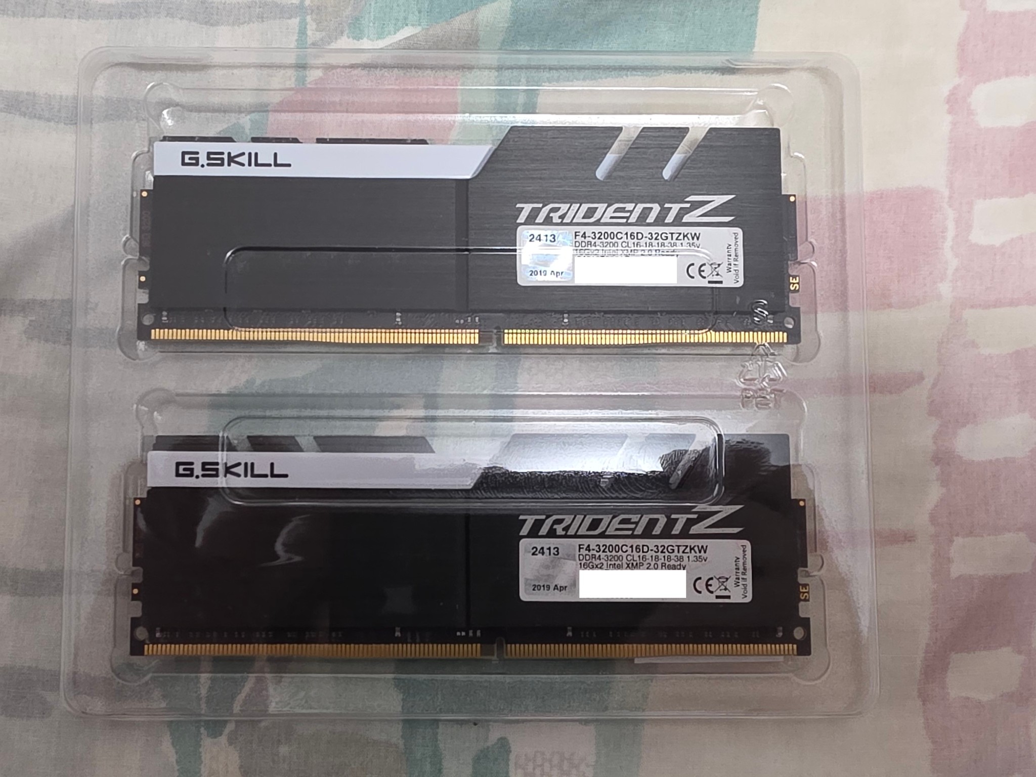 G.Skill Trident Z 32GB(16GBx2) DDR4-3200 CL16-18-18-38 1.35V F4-3200C16D-32GTZKW
