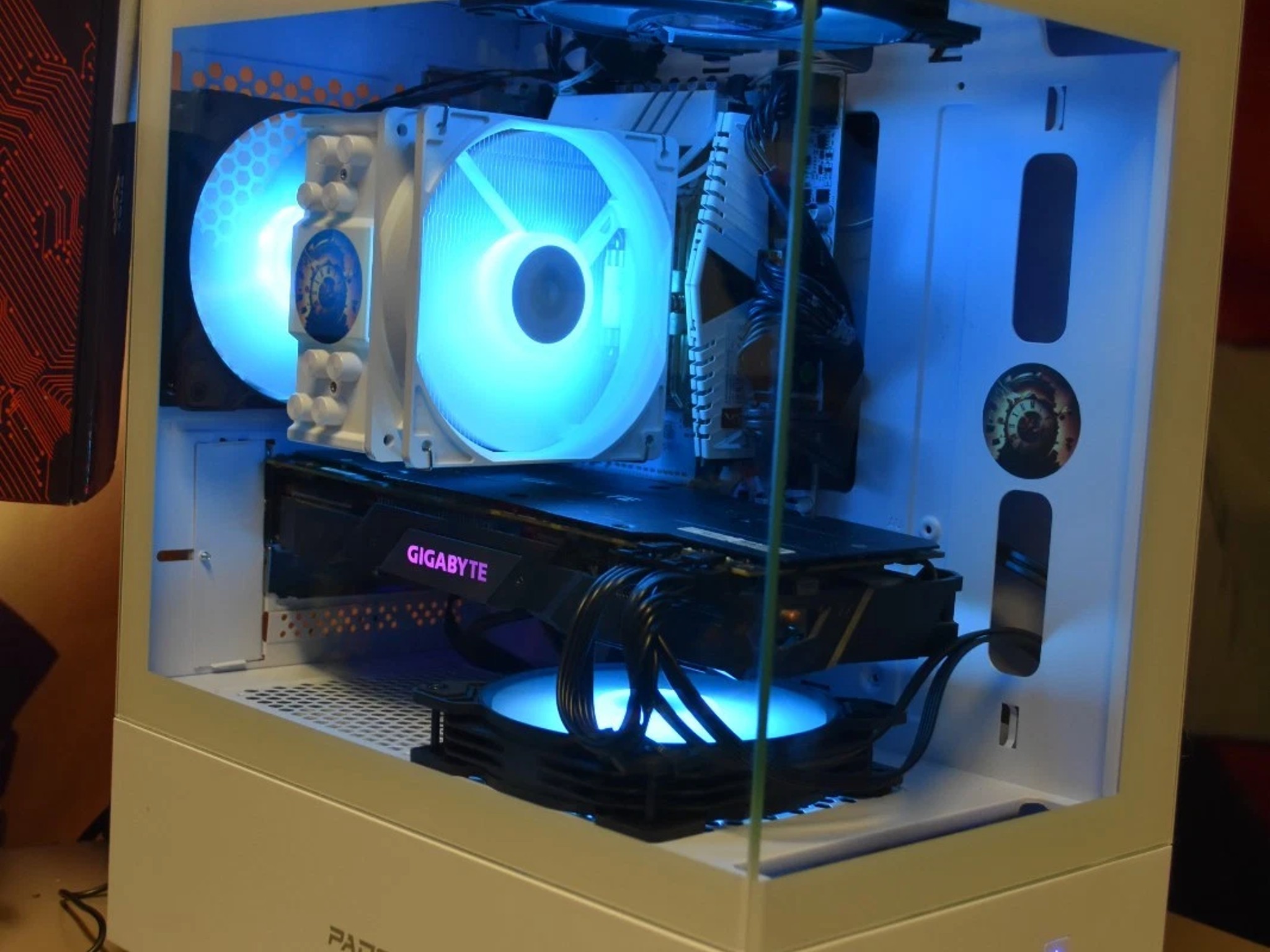 Intel Xeon 1660 8 CORES 16 threads RAM 16GB GPU 2070 8GB 512 SSD+ 500GB HHD Western Digital+ Extra