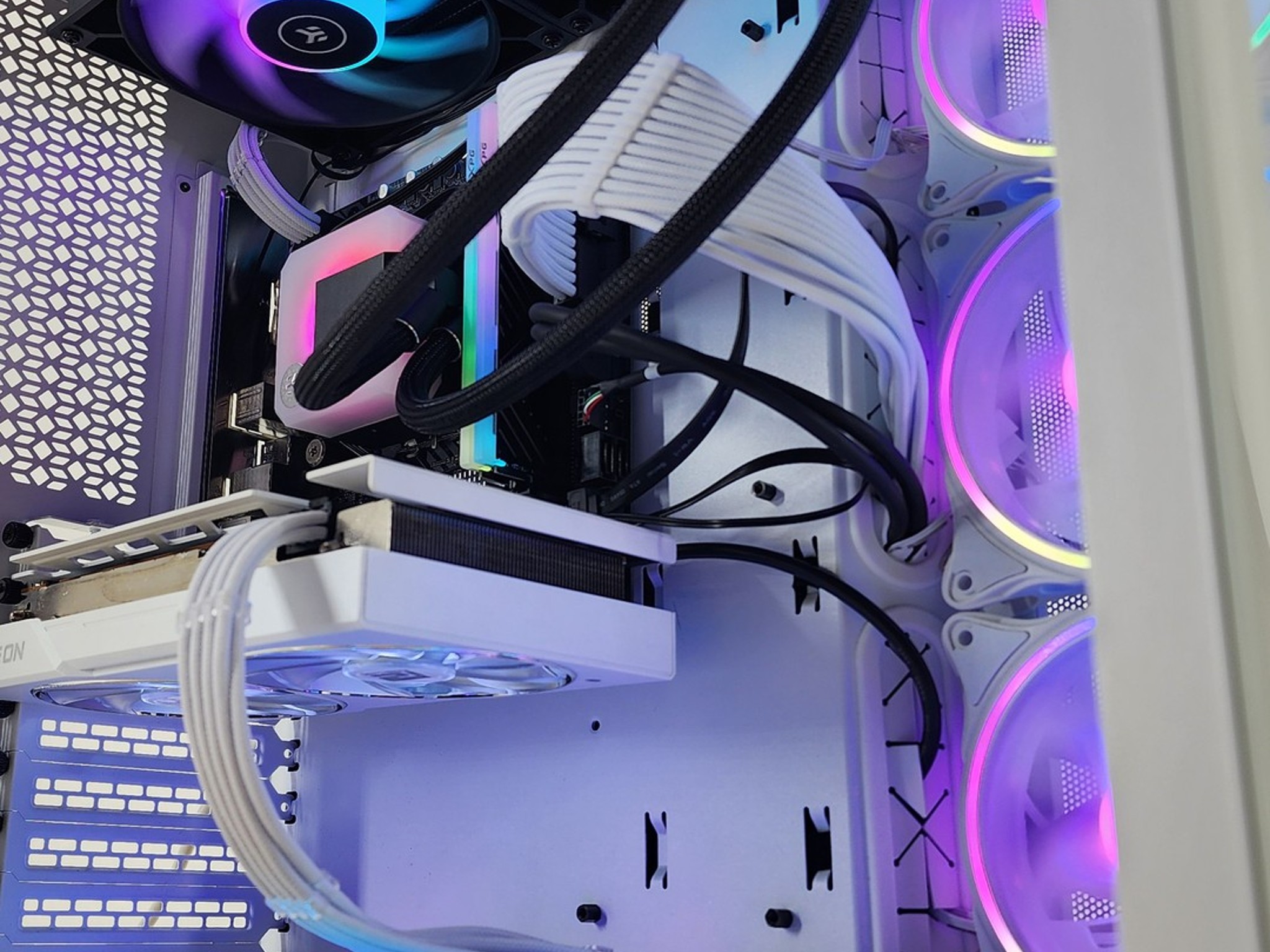 Gaming PC i5-12600KF 16GB RAM 1TB SSD RX 6650 XT 8GB Windows 11 Computer