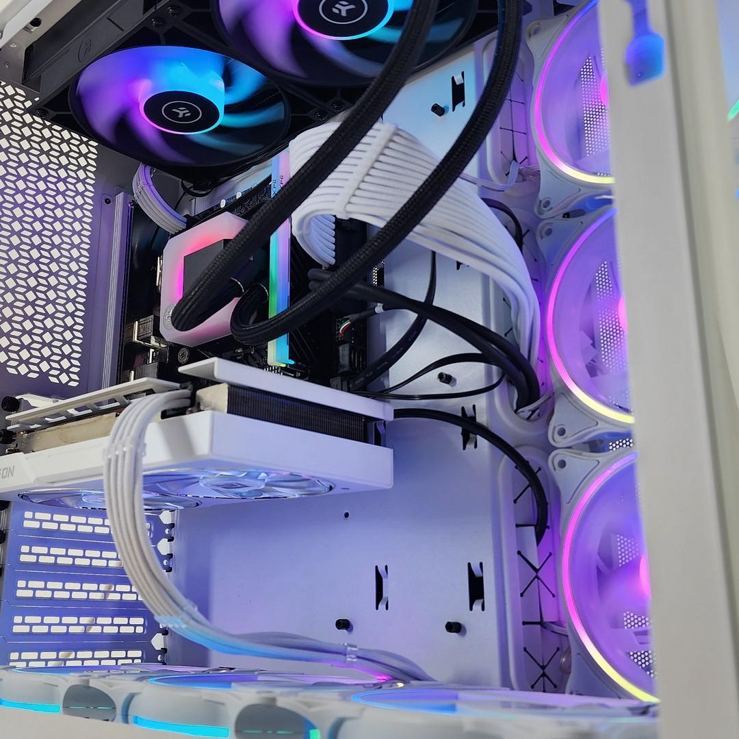 Gaming PC i5-12600KF 16GB RAM 1TB SSD RX 6650 XT 8GB Windows 11 Computer