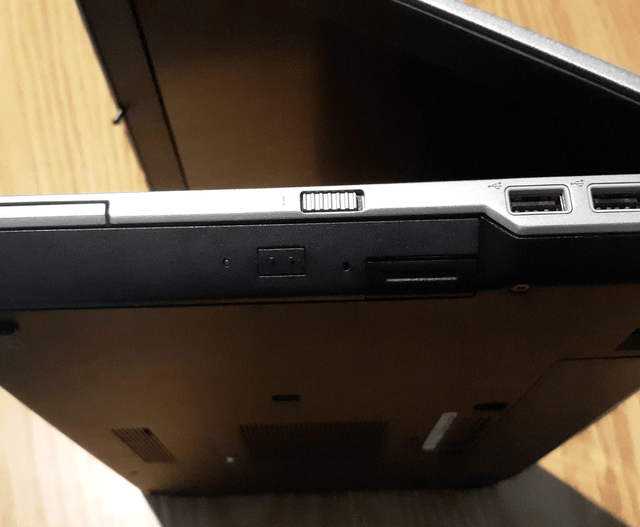 REFURBISHED || Dell Latitude E6420, Core i5-2520M, 4GB RAM, 240GB SSD