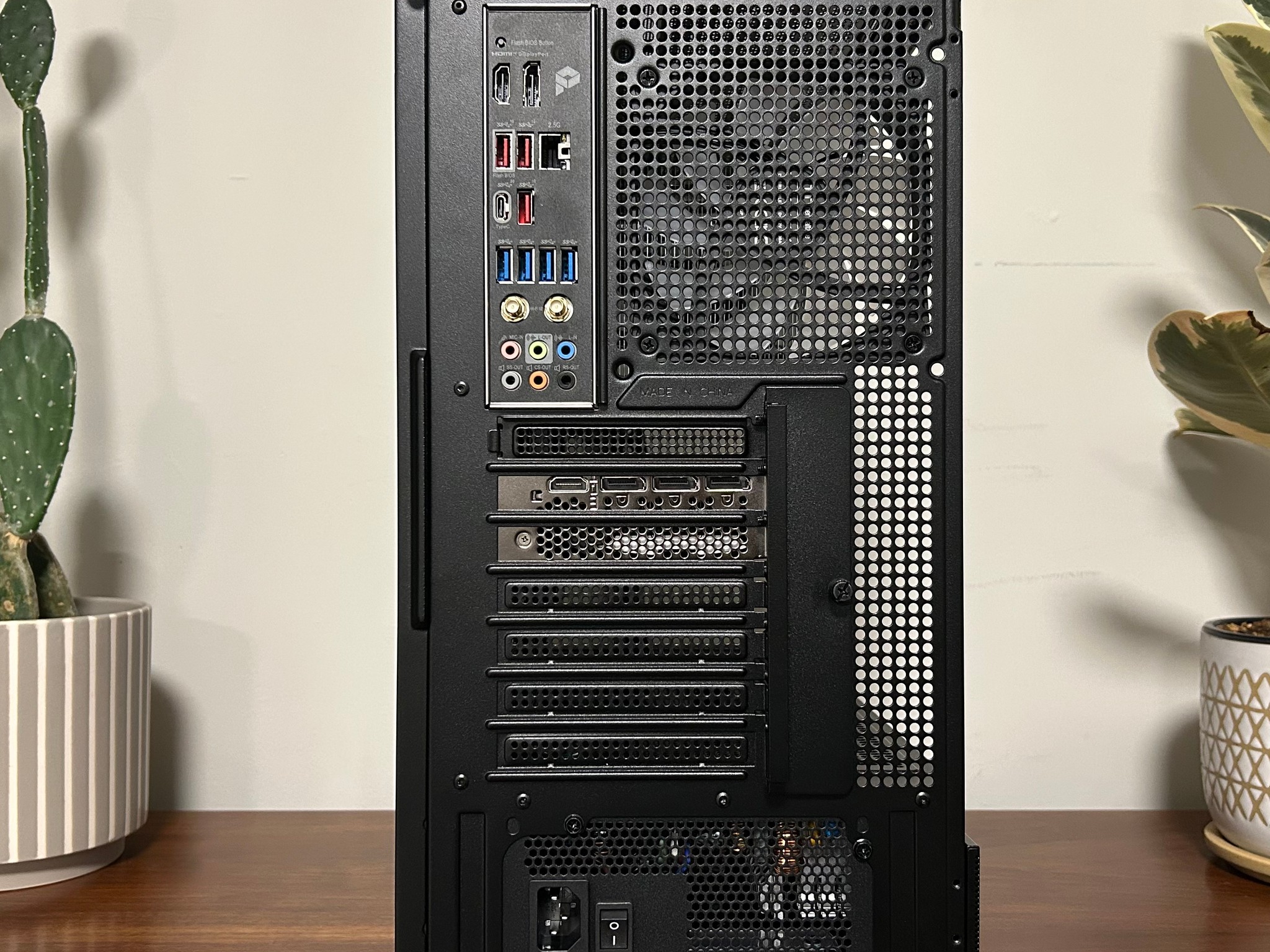 RTX 4070 | Ryzen 5 7600X | 32GB DDR5 | 2TB NVMe | WiFi | Windows 11 Pro