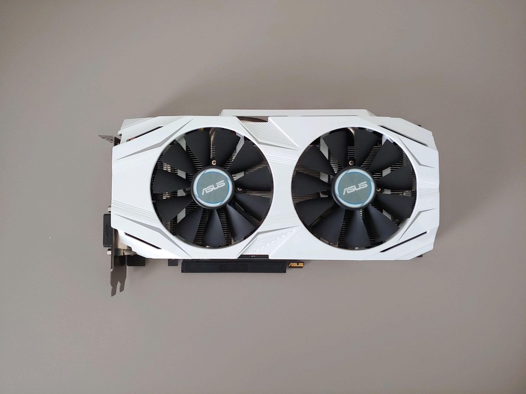 ASUS Dual GeForce GTX 1070 8GB GDDR5 White Edition | Tested
