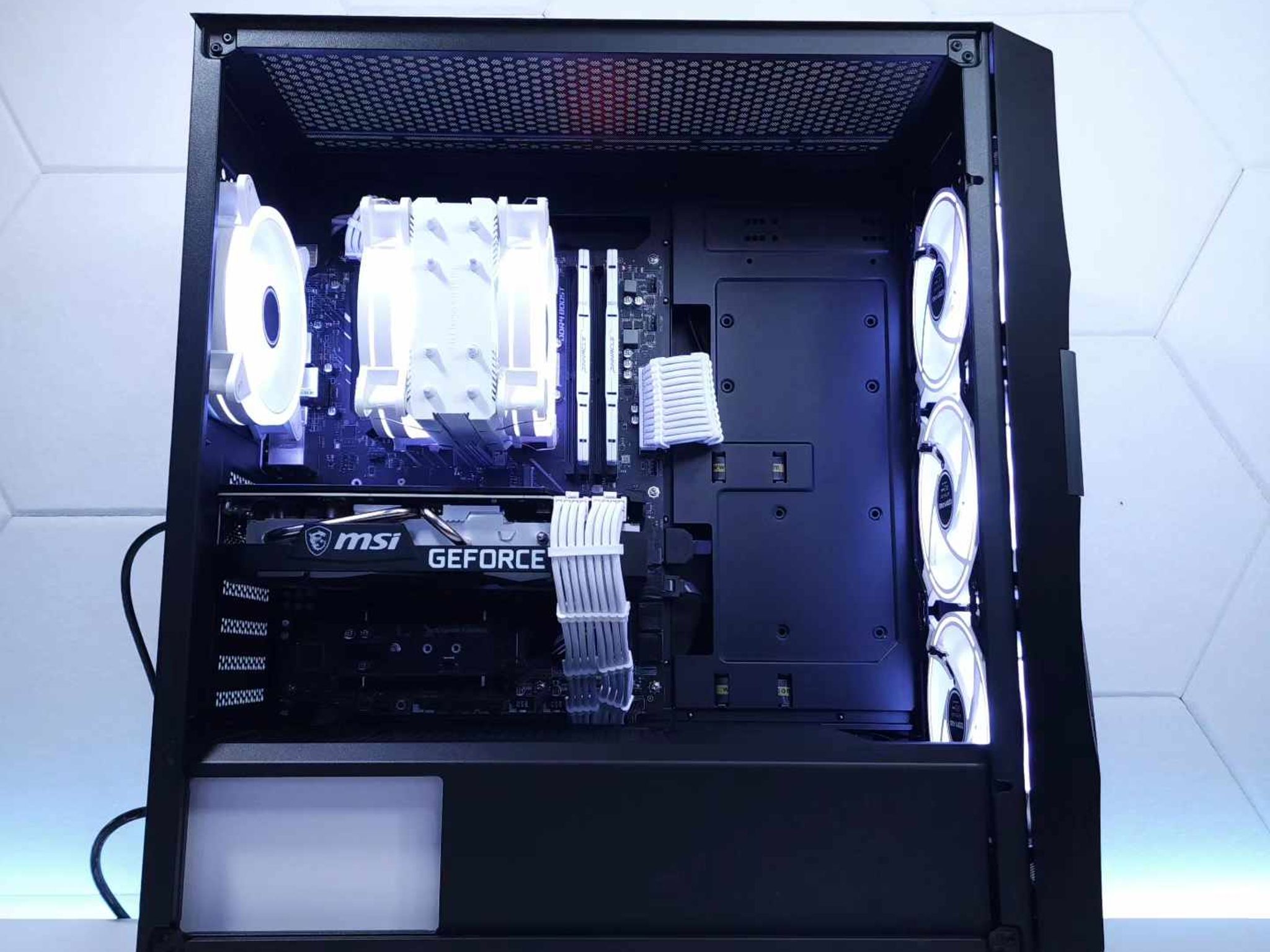 🖤🤍RTX 3070 | Ryzen 5 5600X | 32GB 3200MHz | 1.5TB NVMe/Sata SSD*