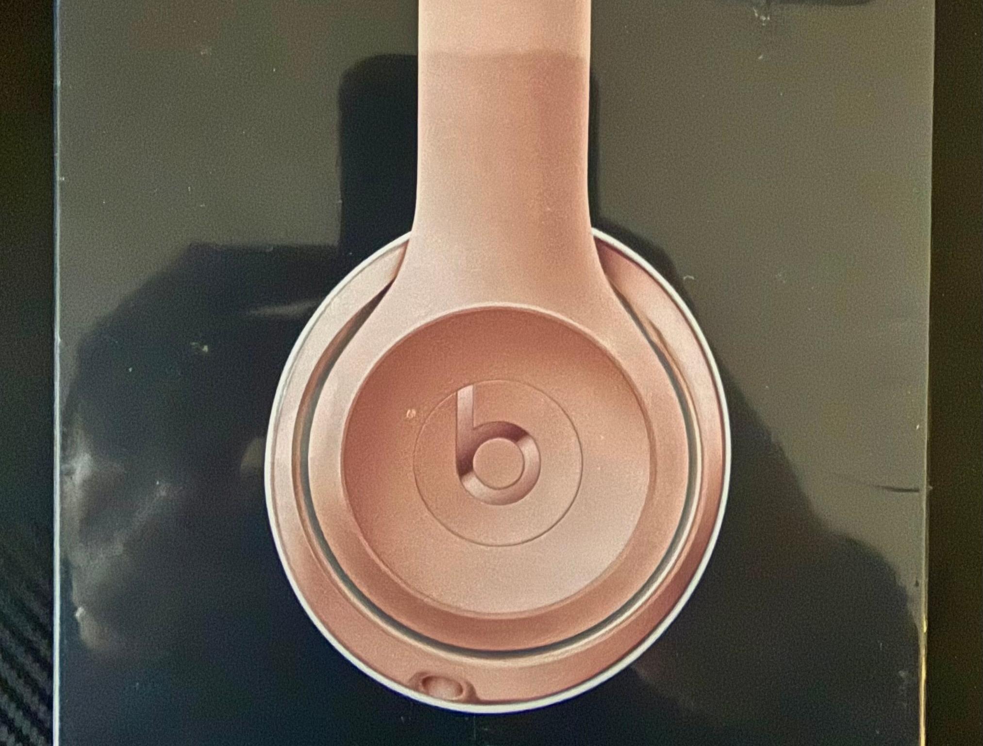 Beats Solo 3 Wireless On-Ear Headphones – Rose Gold