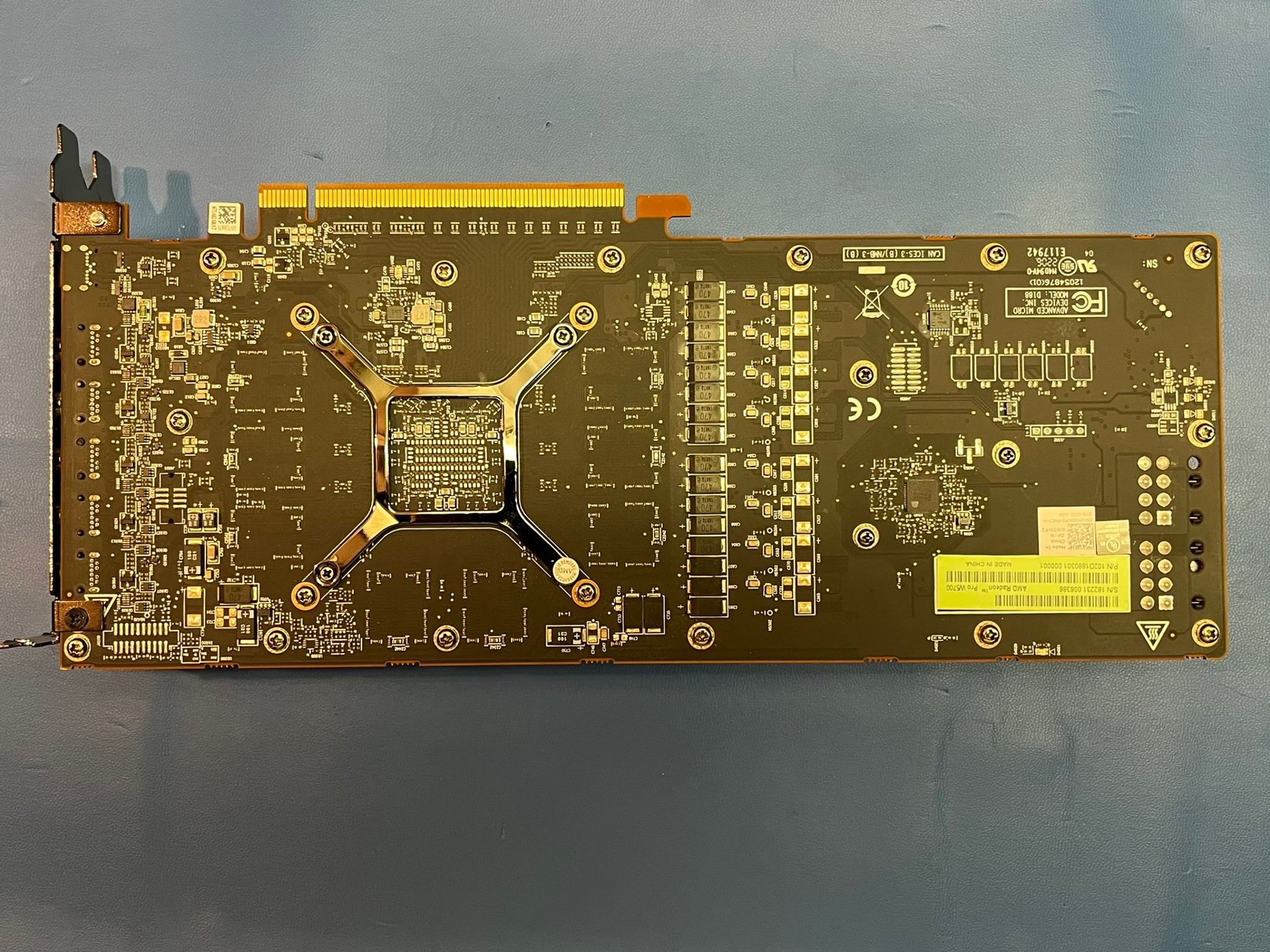 AMD Radeon PRO W5700 8GB