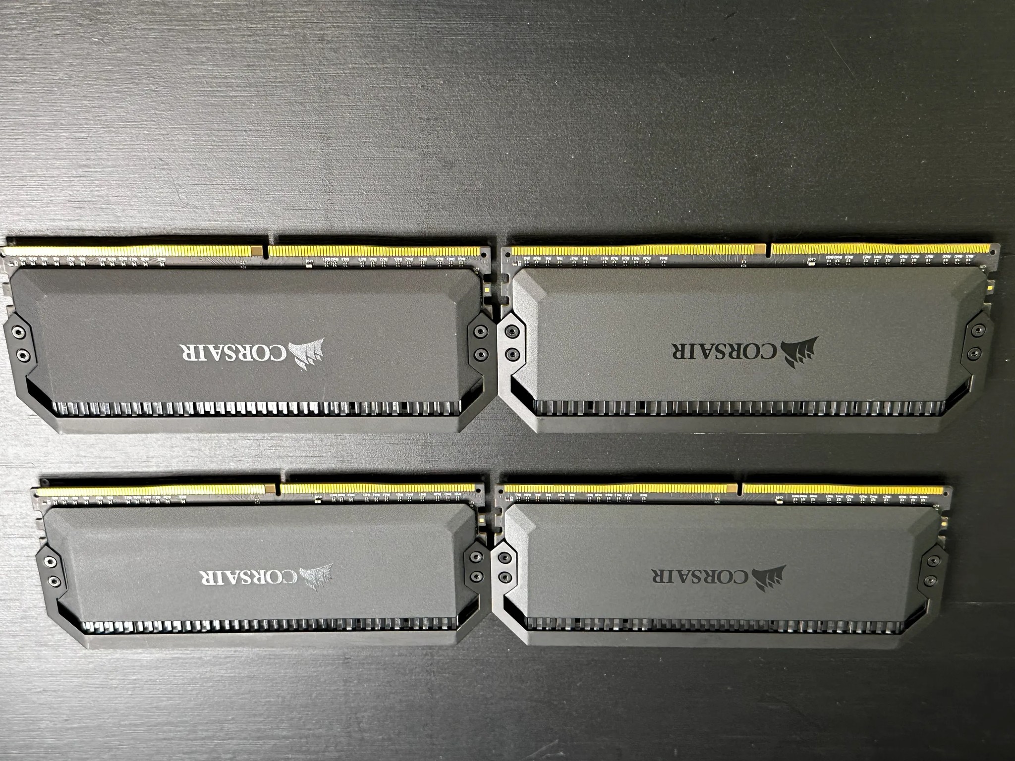 CORSAIR DOMINATOR® PLATINUM RGB 64GB (4 x 16GB) DDR4 DRAM 3600MHz C16