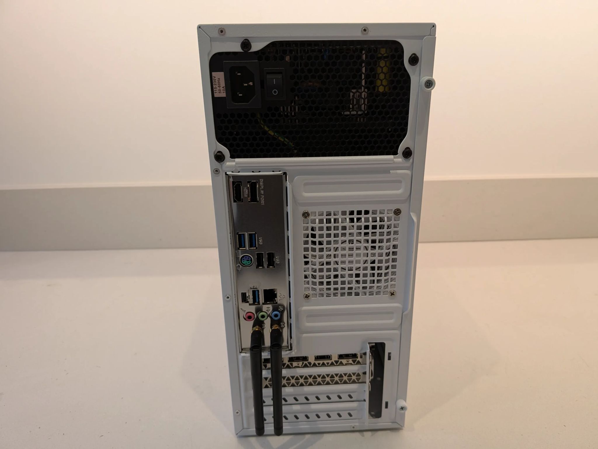 1080p Budget ITX - Ryzen 5 5600, RX 6600M, 32 GB RAM, 2 TB Gen 4 NVME, RGB