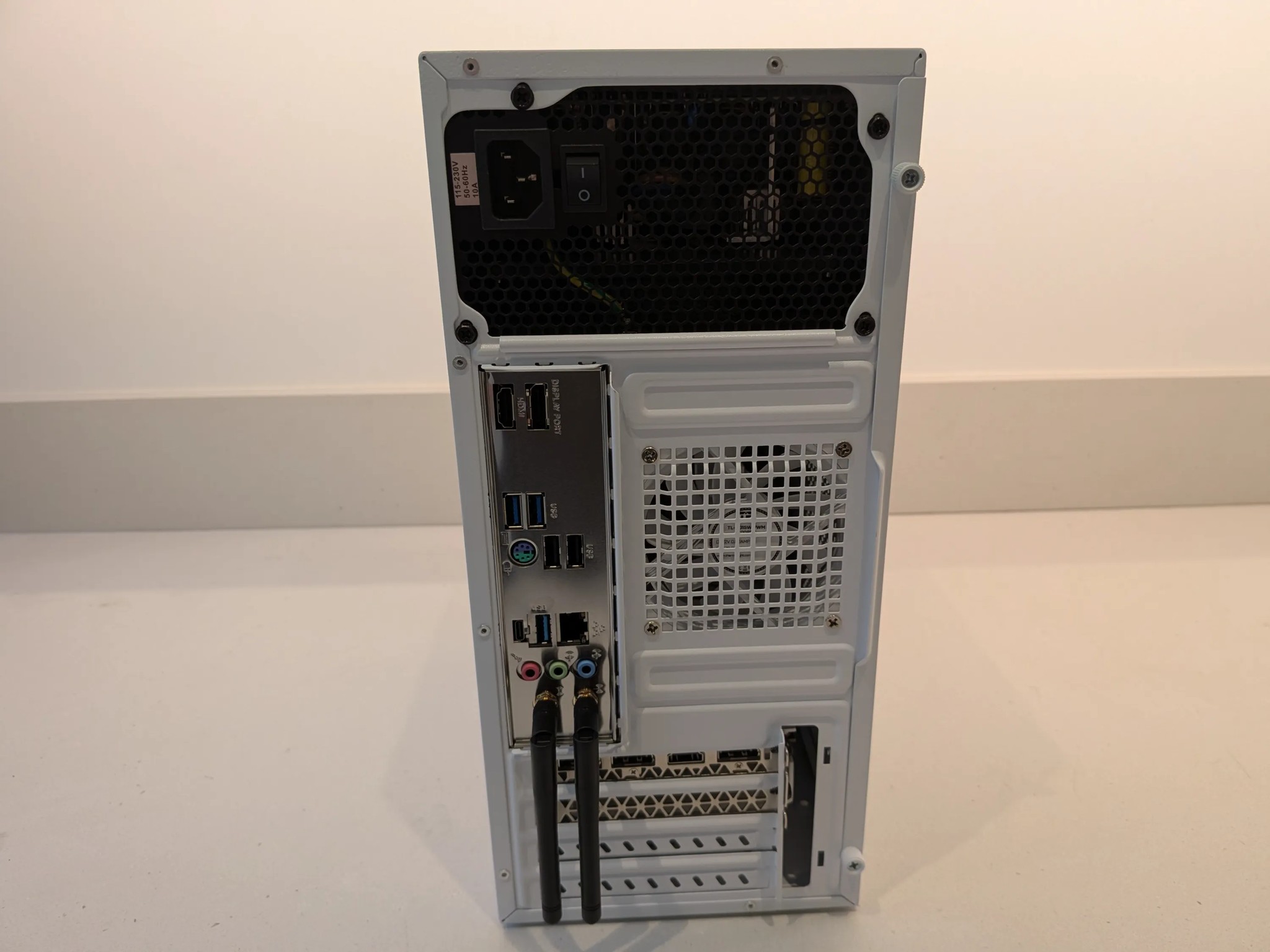 1080p Budget ITX - Ryzen 5 5600, RX 6600M, 32 GB RAM, 2 TB Gen 4 NVME, RGB