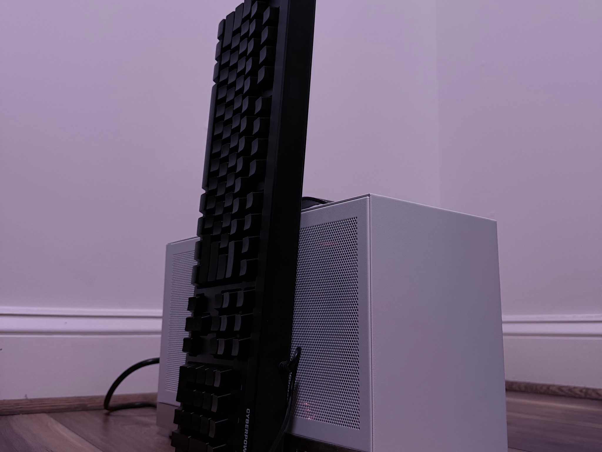 ⚪️🤏"Pocket Titan"🤏⚪️| 1440p/4k Gaming | RX 6900XT | R7 5800X | 16GB DDR4 | 1tb SSD | WiFi