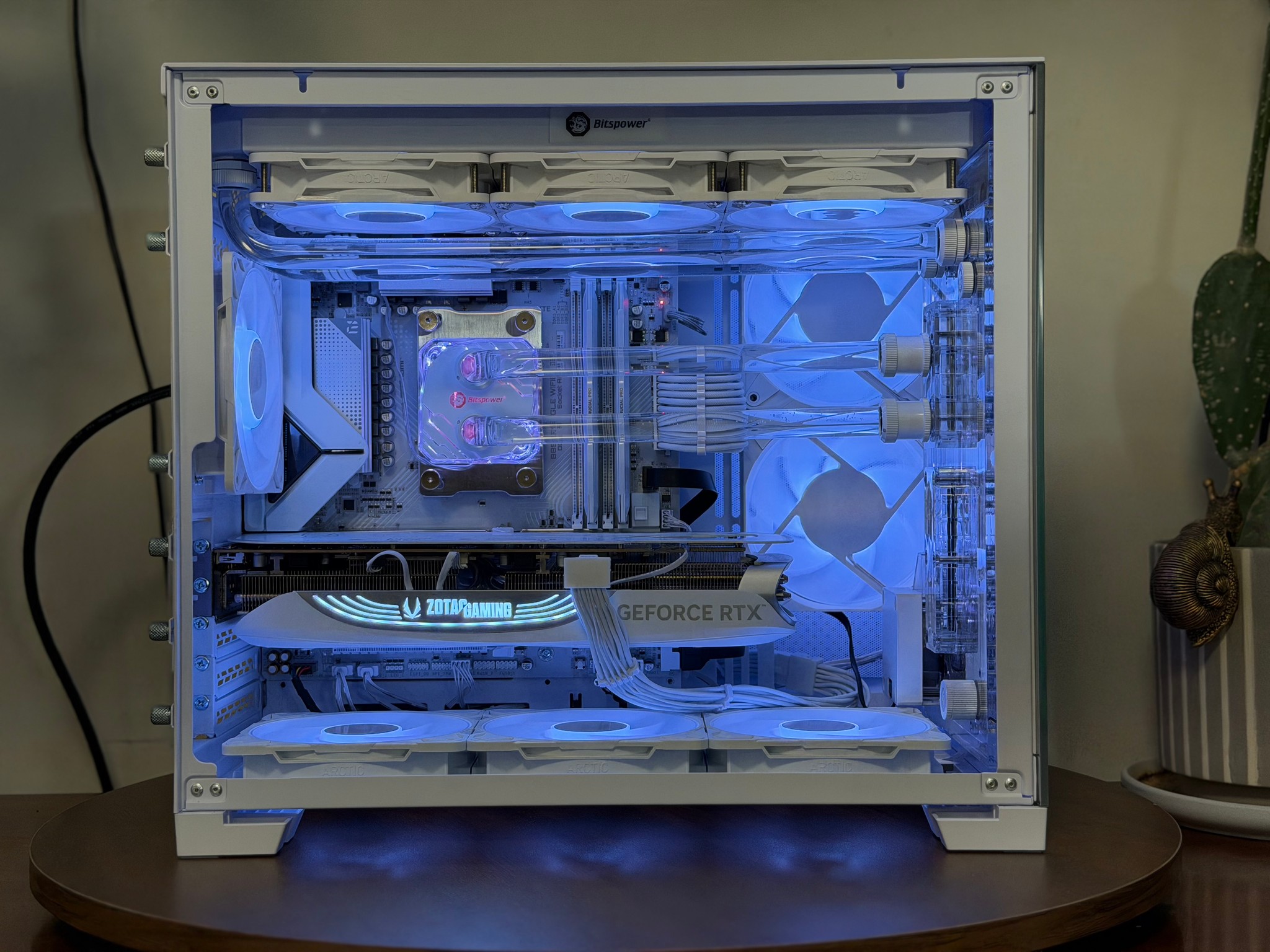 RTX 4080 | Ryzen 7 7800X3D | 32GB DDR5 | B850M | 2TB Gen4 SSD | 850W SFX Custom Loop