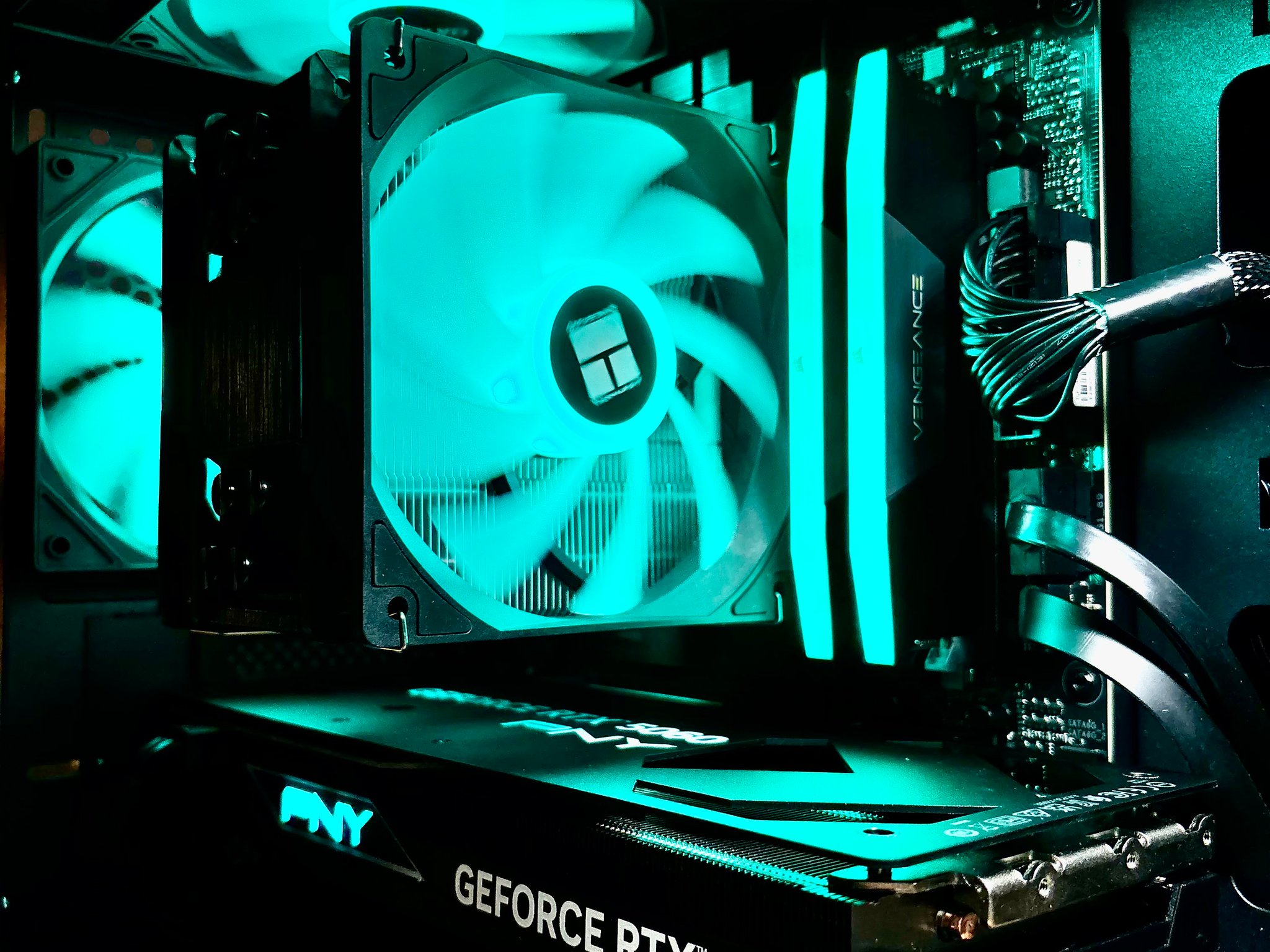 Ryzen 5 7600X | RTX 5060 | 32 GB DDR5 6000MT/S | 1 TB NVME