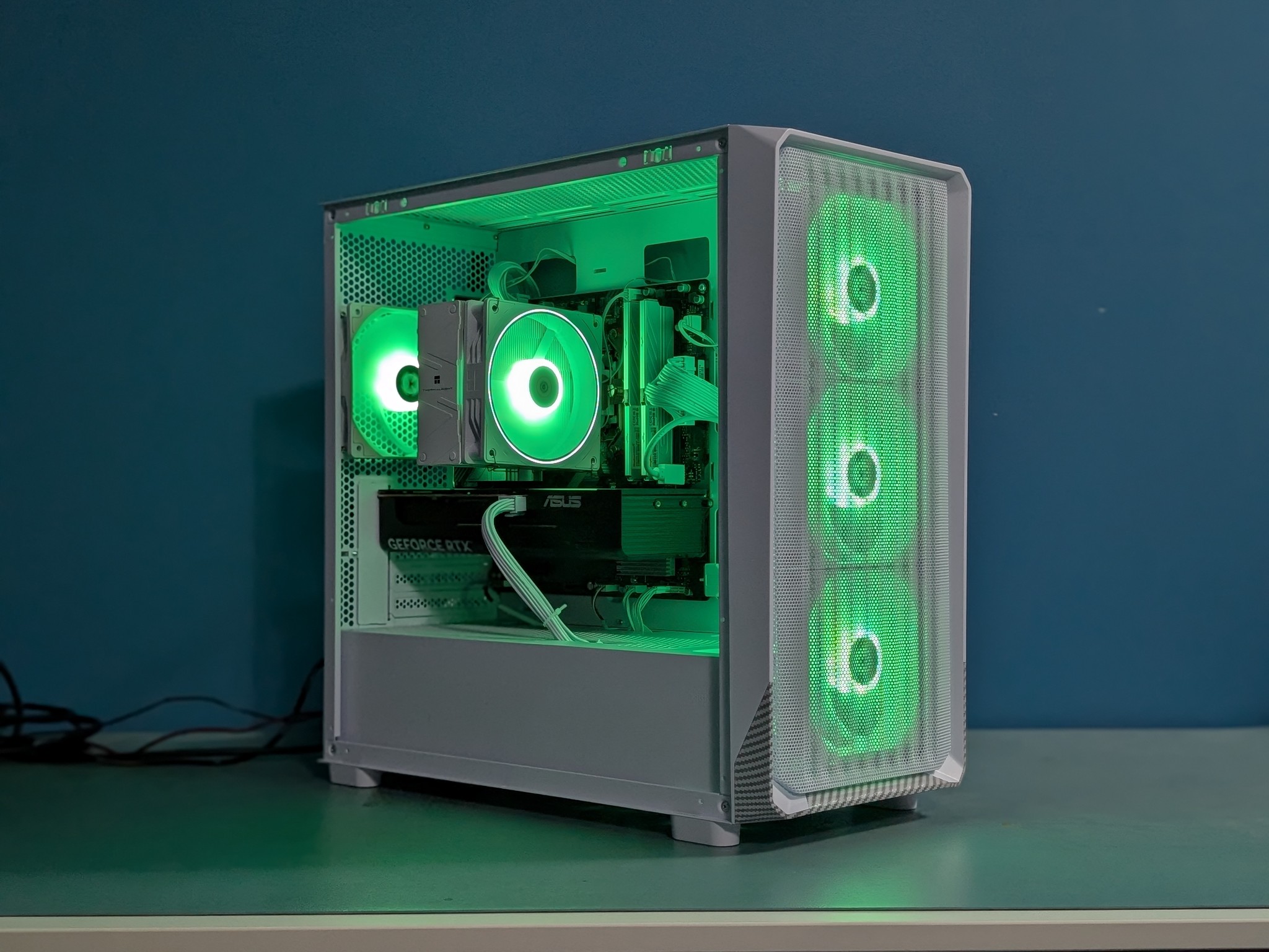 Pristine White Gaming Rig – RTX 5060 & Ryzen 5 8400F (Brand New / ARGB Custom)