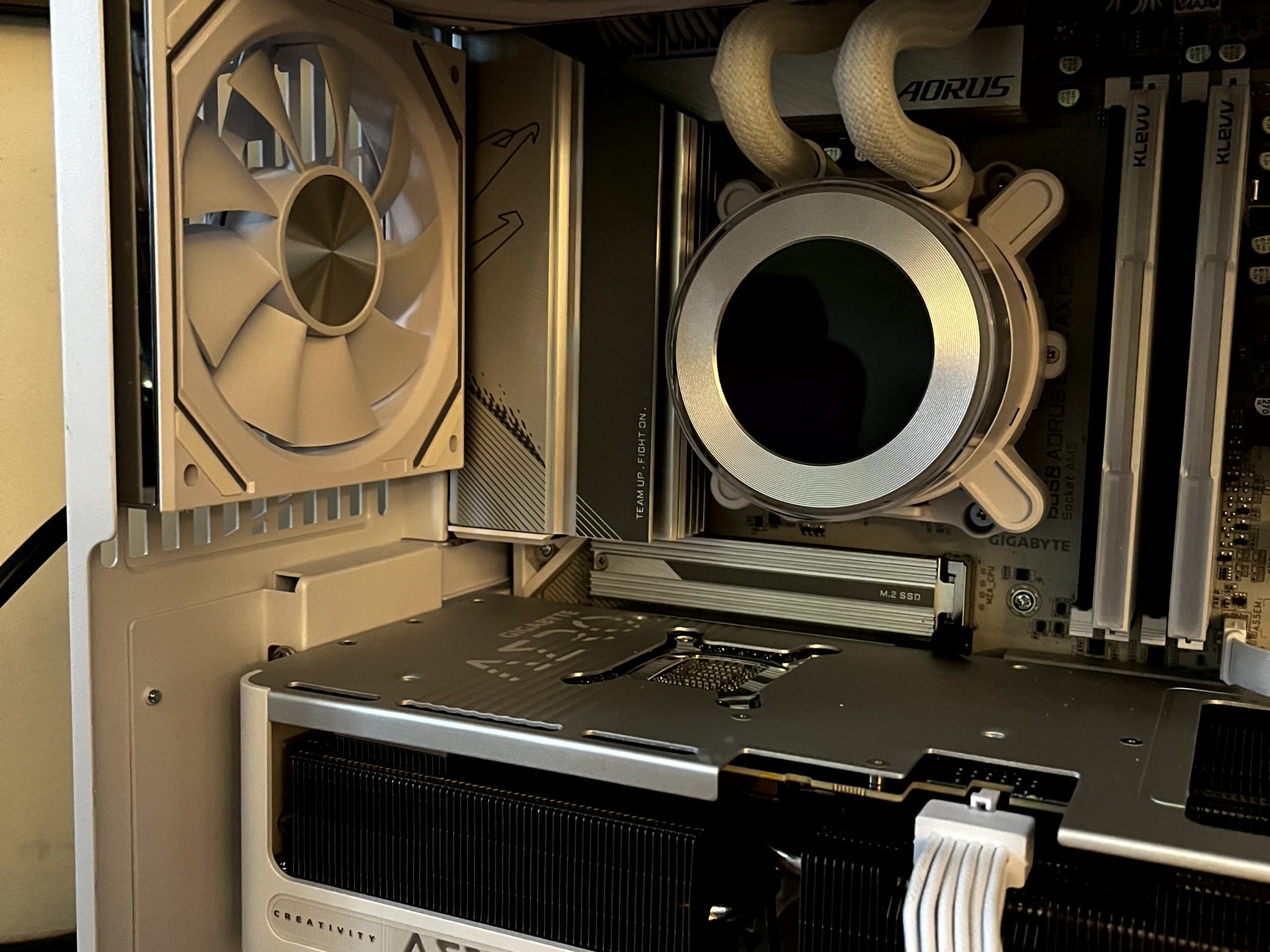 Snow Leopard - RTX 5070 Ti OC | Ryzen 7 9800x3d | 2TB NVME | 32GB @6400 MT/sec | 1000W Gold PSU