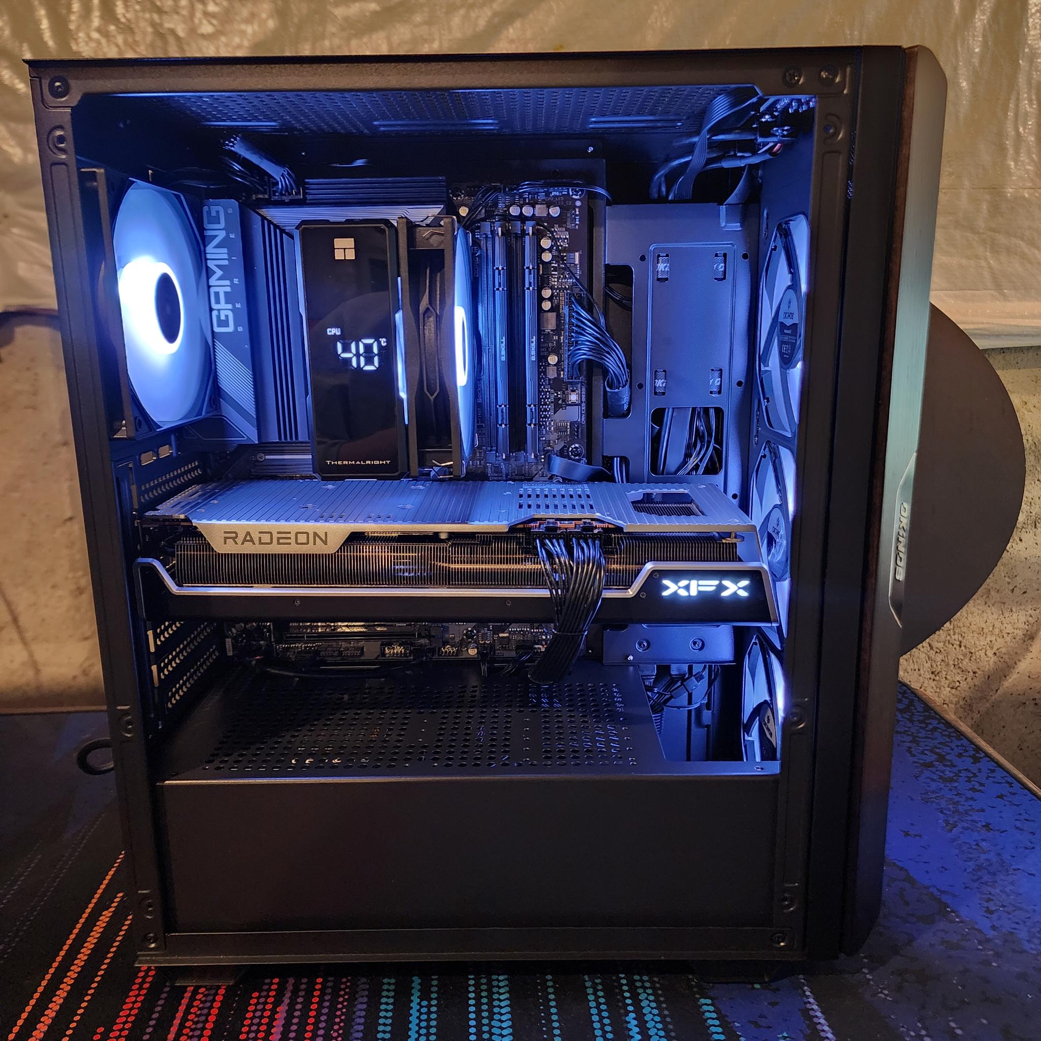 RX 7800 XT / Ryzen 5 7600 / 32GB DDR5 / 1TB NVMe SSD