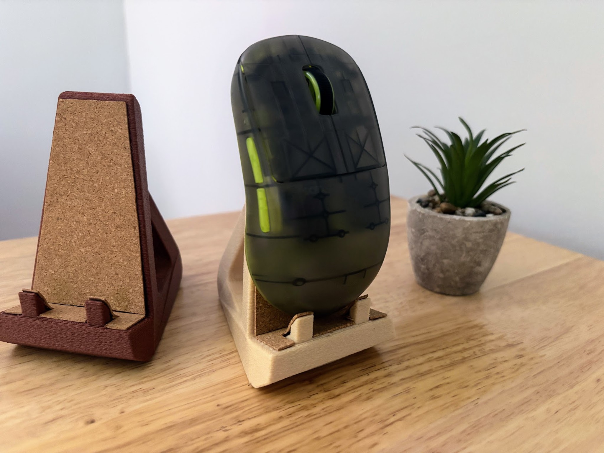 Minimalist Wood PLA Mouse Stand, Cork Lined, Gaming Desk Accessory (3D Printed)