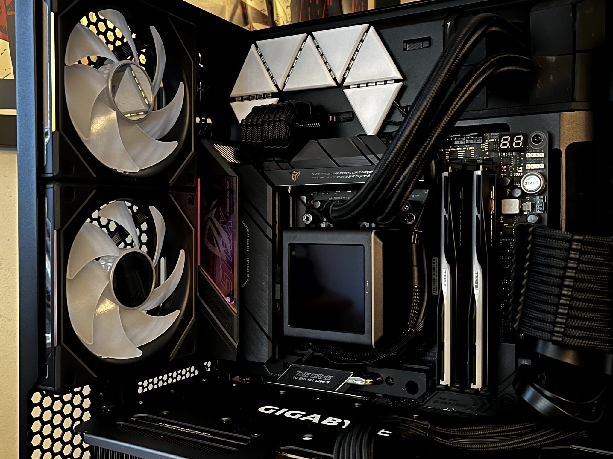 "Golden Tesseract"  - RTX 4080 SUPER OC | Ryzen 7 7800X3D | 32GB @6000 | 4 TB | 1000W Platinum