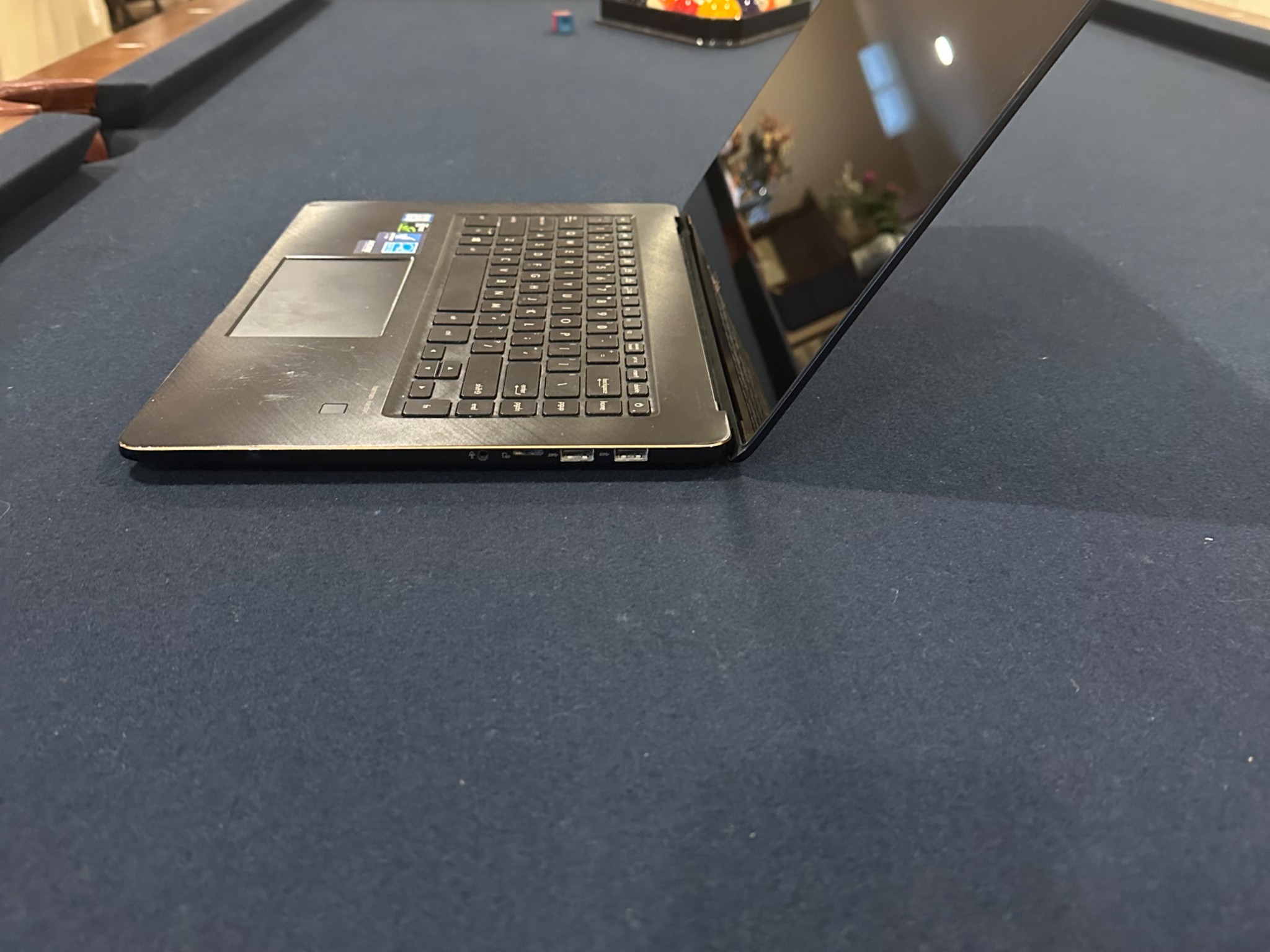 ASUS ZenBook Pro 15 UX580GE; Intel Core i9 8th Gen; NVIDIA GeForce GTX 1050 Ti