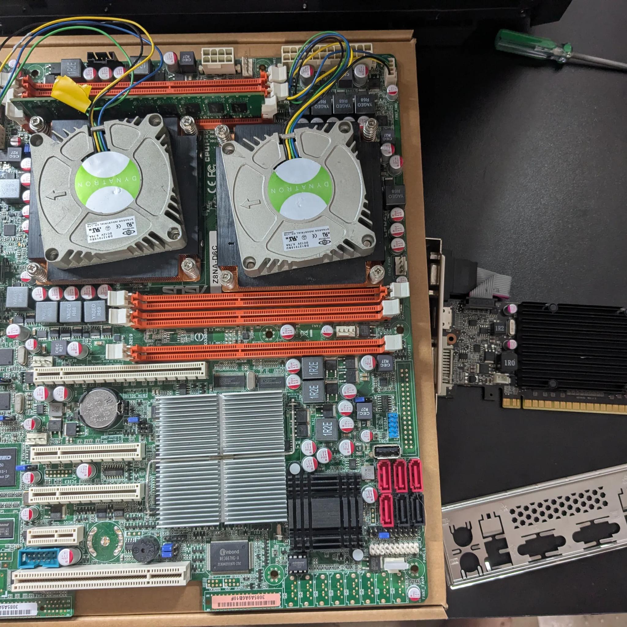 Dual CPU! 12 Cores, 24 Threads, Asus Z8NA-D6C server motherboard + 2x X5650 + 4GB RAM + 1GB GPU