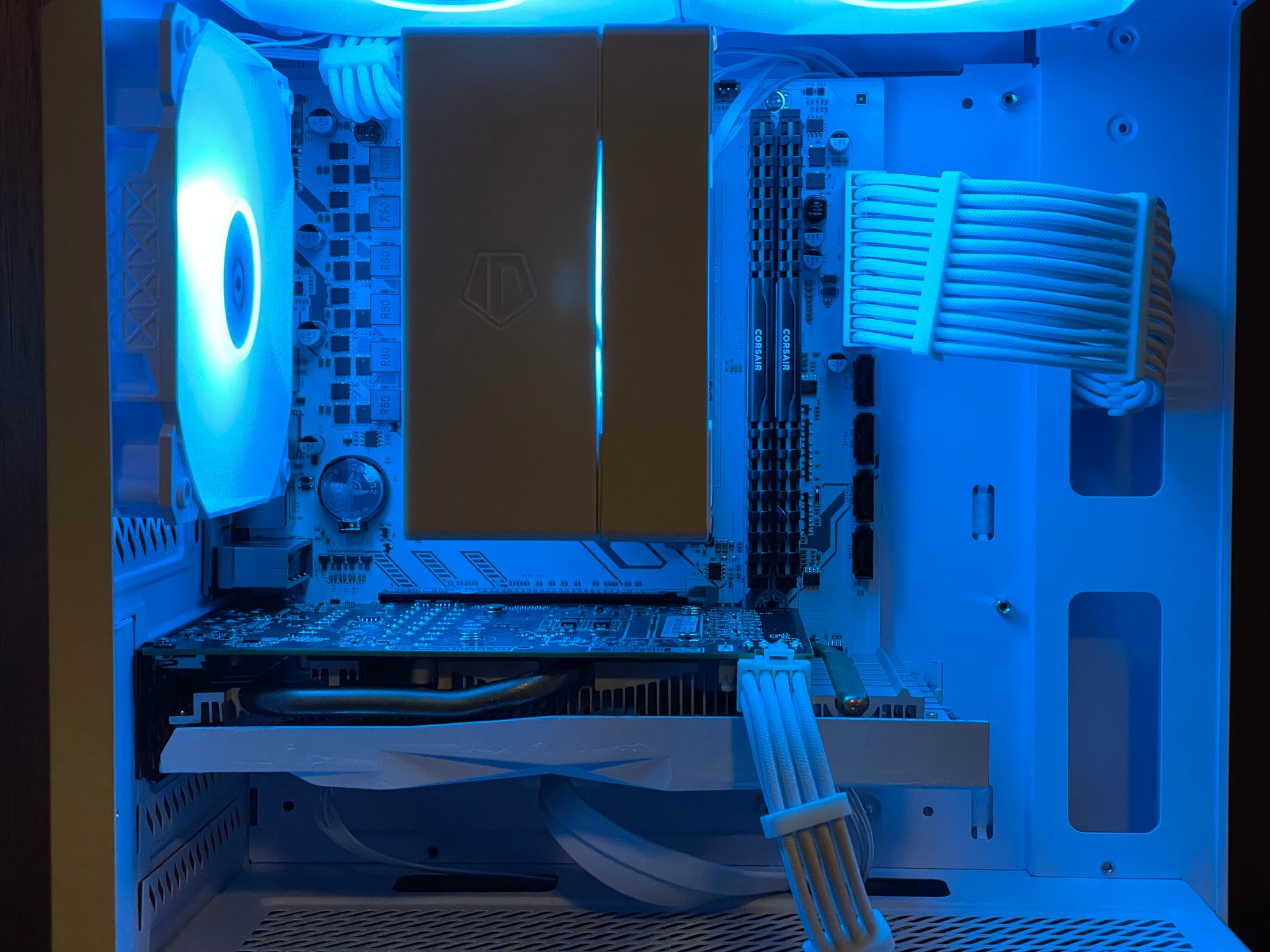 White Gaming PC - GTX 1660, Ryzen 5, 16 GB RAM