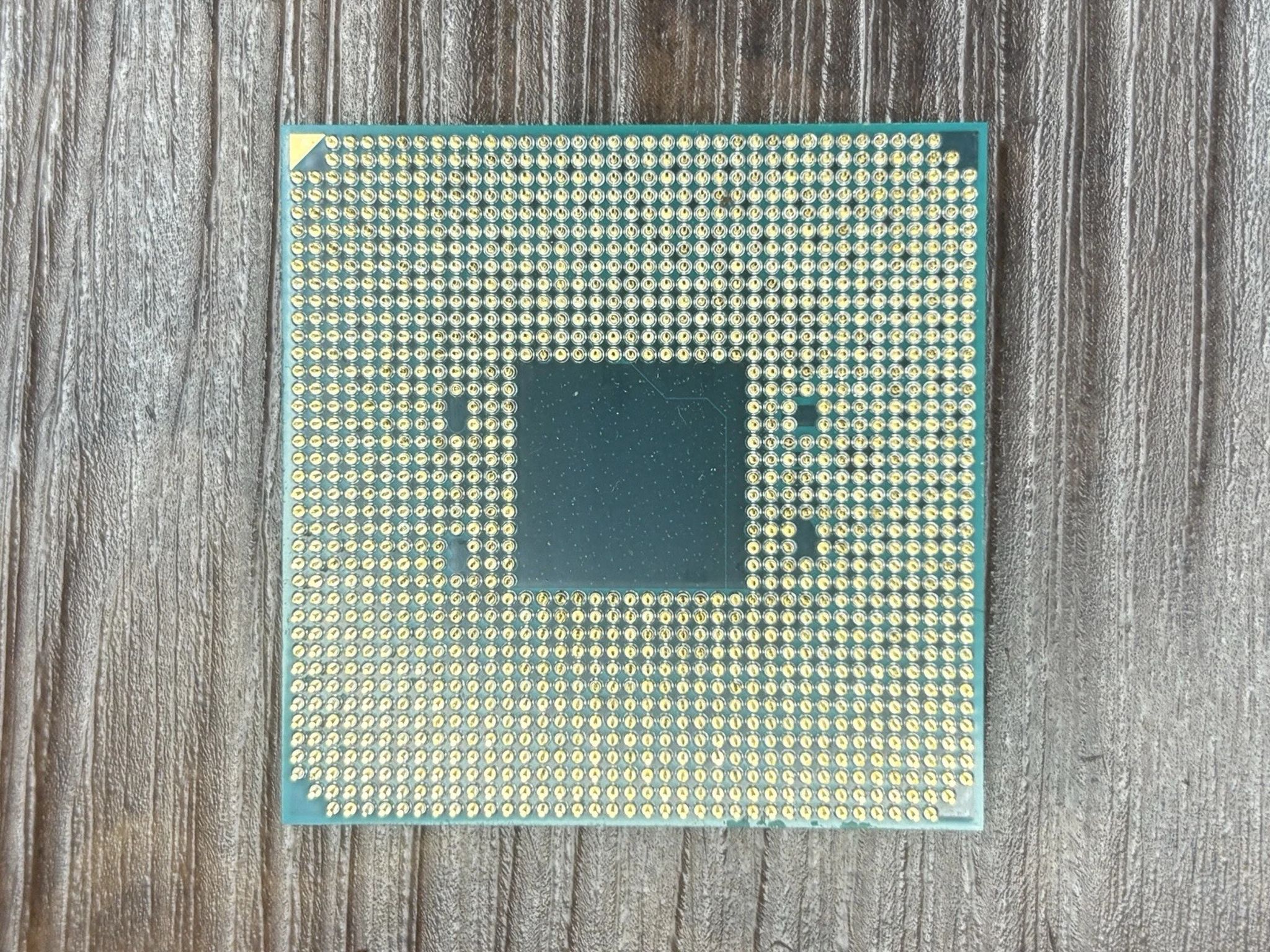 AMD Ryzen 5 2600X YD260XBCM6IAF 4.2 GHz AM4 6-Core 12-Thread CPU Processor